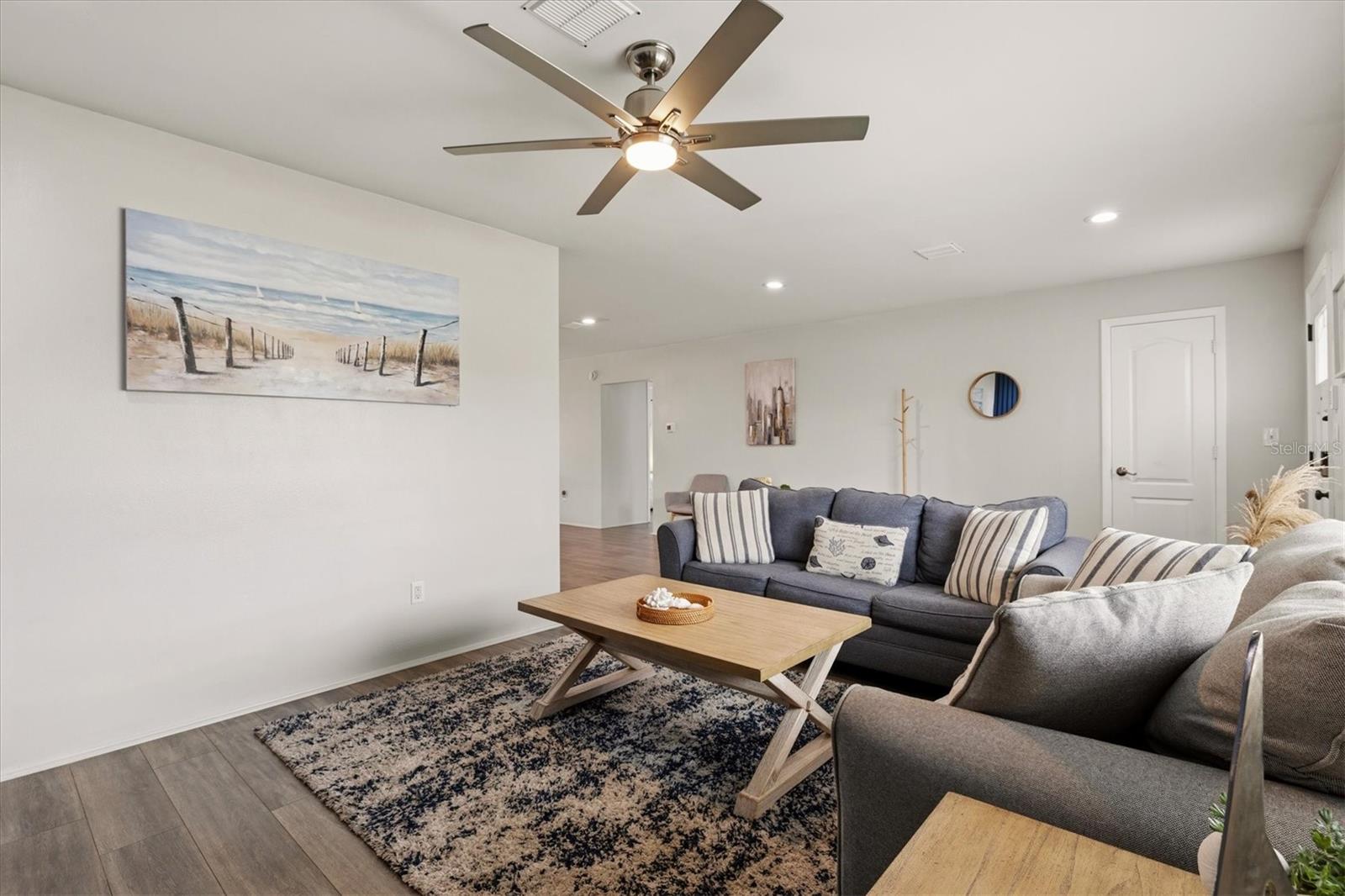 Single Family Residence at 3310 SIESTA DR, VENICE, photo 10 of 55