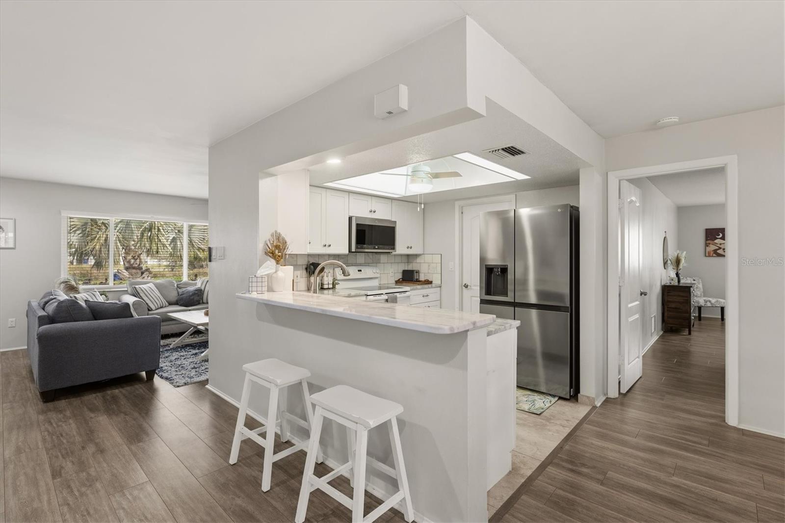 Single Family Residence at 3310 SIESTA DR, VENICE, photo 11 of 55