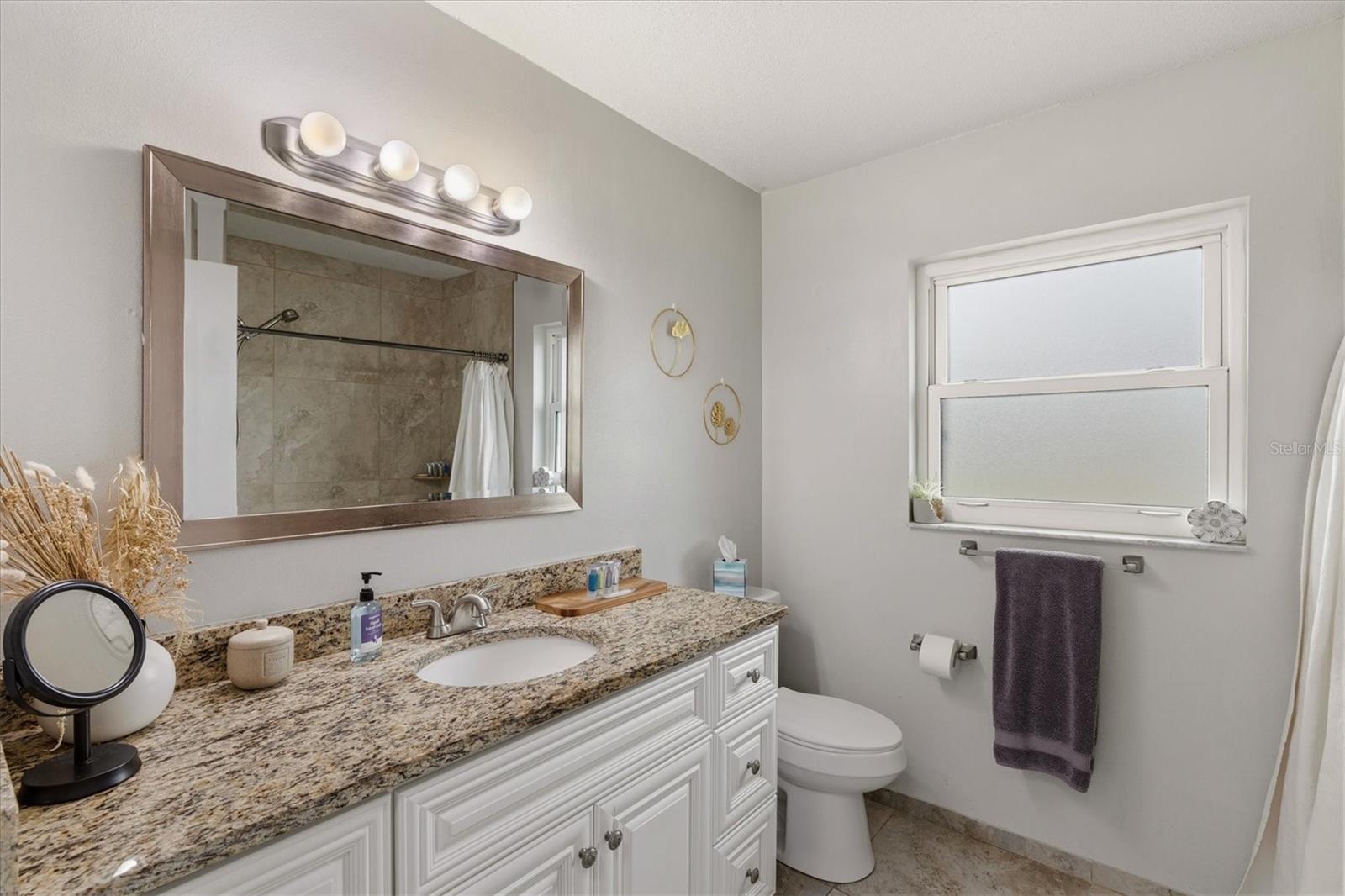 Single Family Residence at 3310 SIESTA DR, VENICE, photo 26 of 55