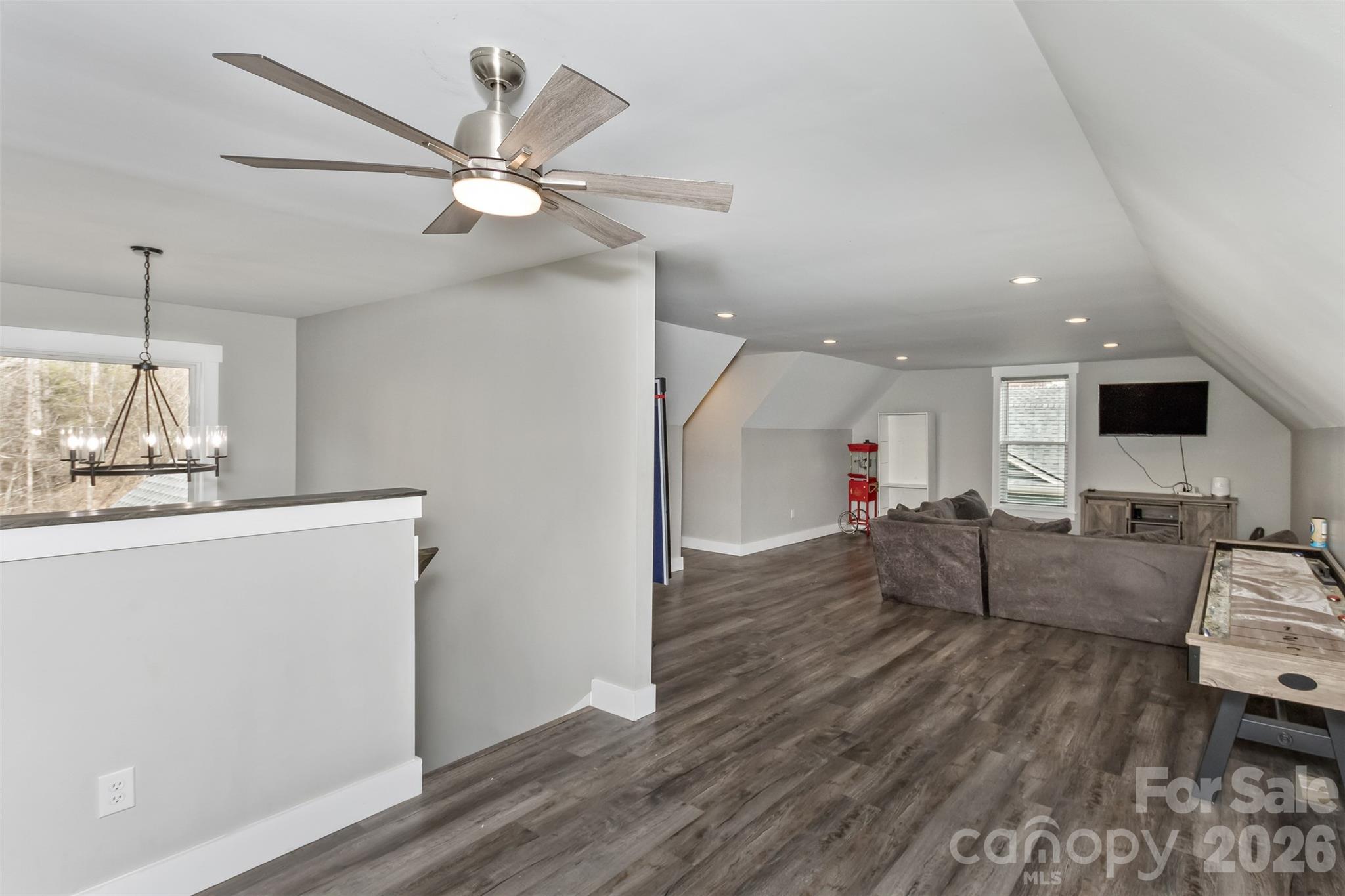 Landing/Bonus - 46 Carden Drive, Weaverville