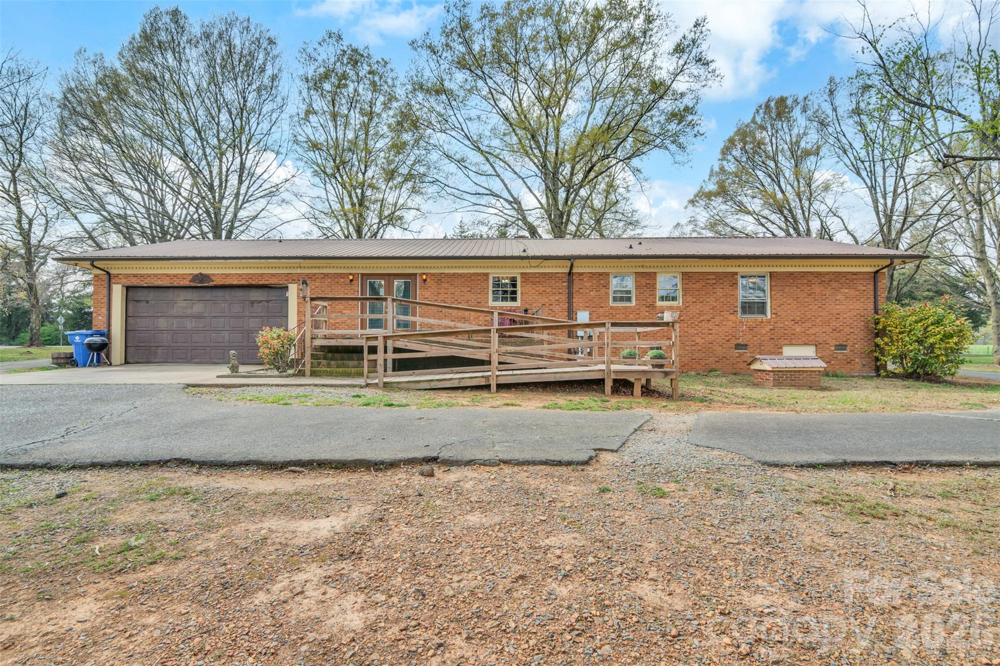 Single Family Residence at 1524 Old Lawyers Road, Marshville, photo 5 of 44