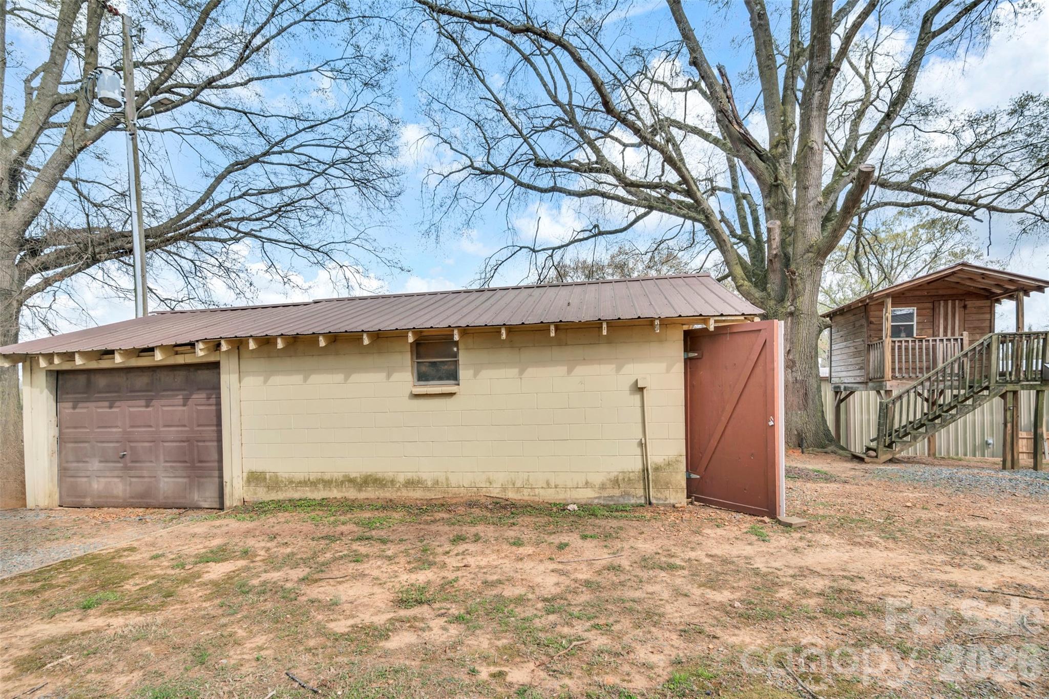 Single Family Residence at 1524 Old Lawyers Road, Marshville, photo 25 of 44