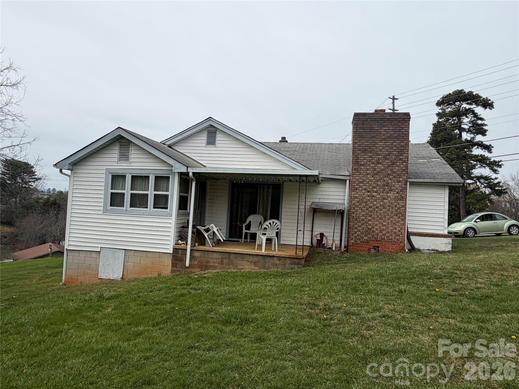 Single Family Residence at 72 Alexander Road, Weaverville, photo 2 of 17