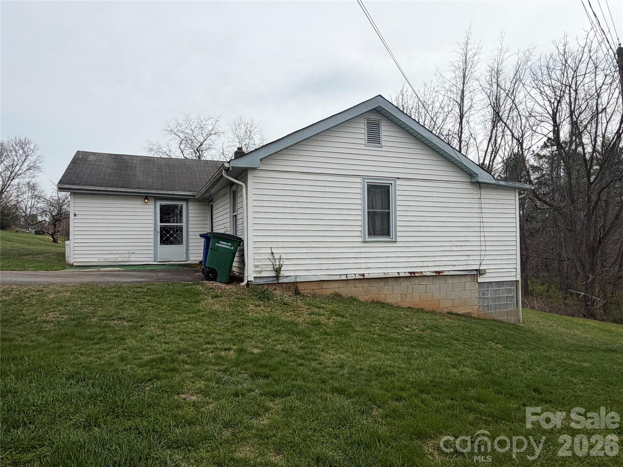 Single Family Residence at 72 Alexander Road, Weaverville, photo 3 of 17