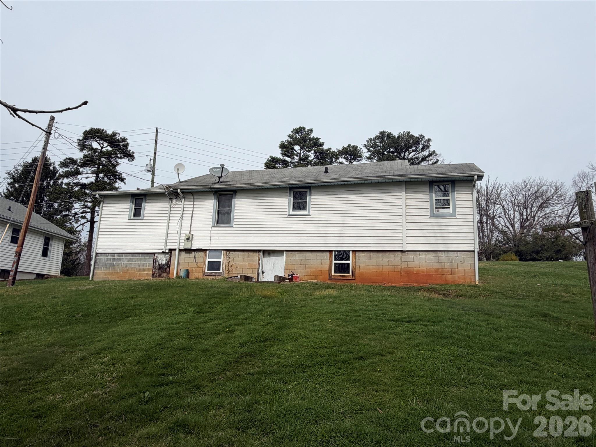 Single Family Residence at 72 Alexander Road, Weaverville, photo 4 of 17