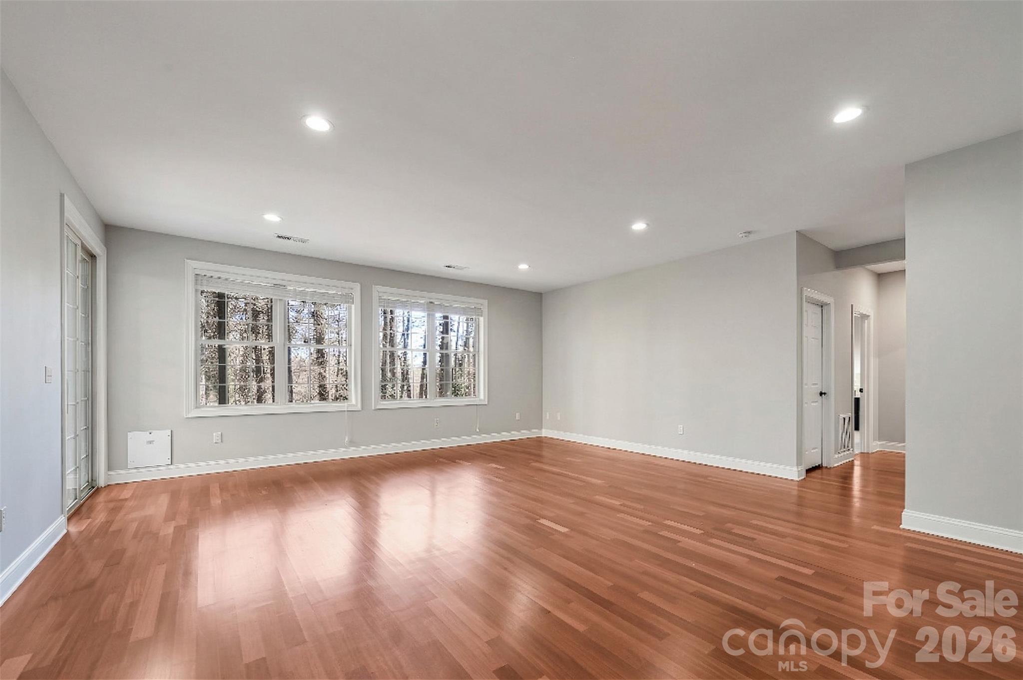 Single Family Residence at 43 S Kuykendall Court, Hendersonville, photo 26 of 36