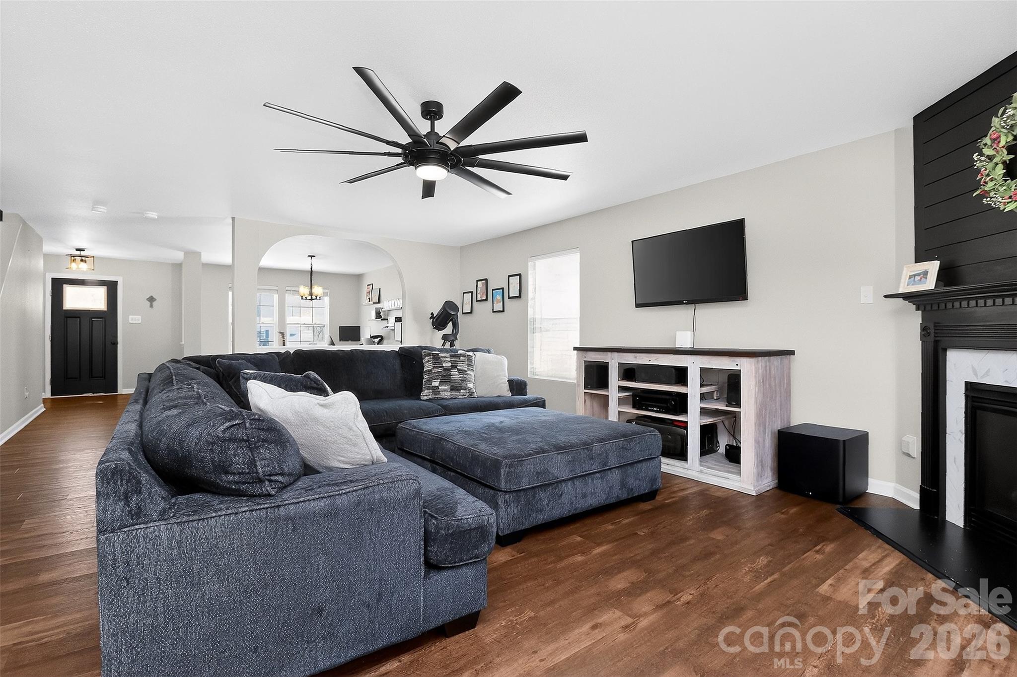 Single Family Residence at 1340 Indian Charley Court, Clover, photo 10 of 48