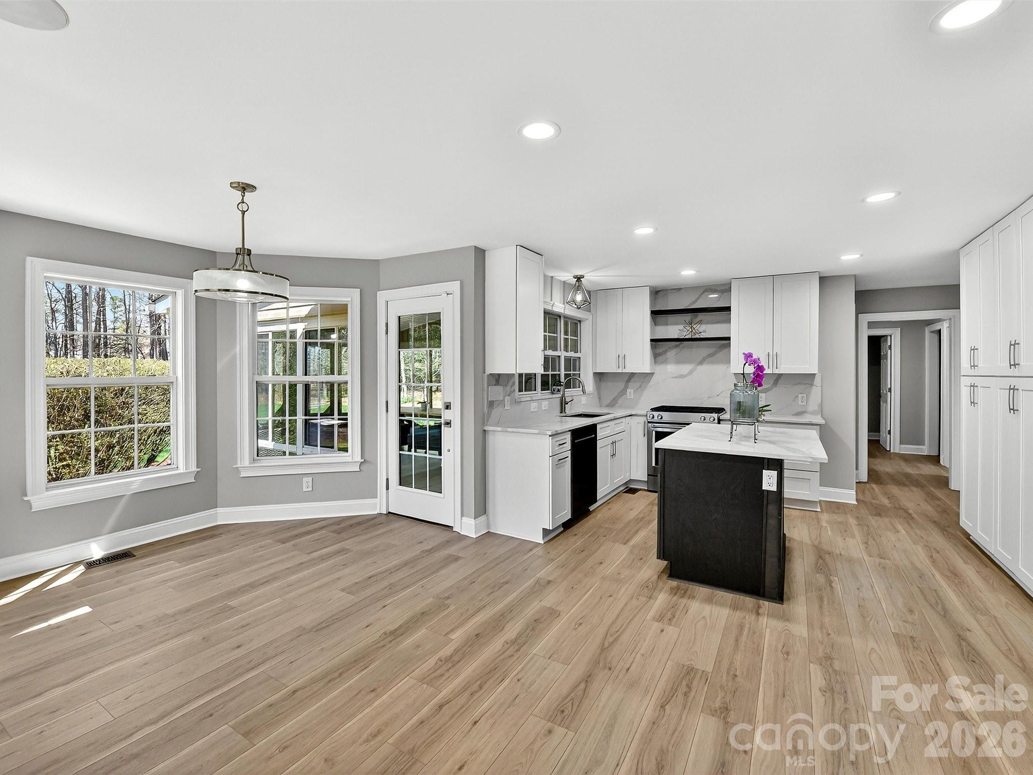 Single Family Residence at 2597 Penngate Drive, Sherrills Ford, photo 10 of 39