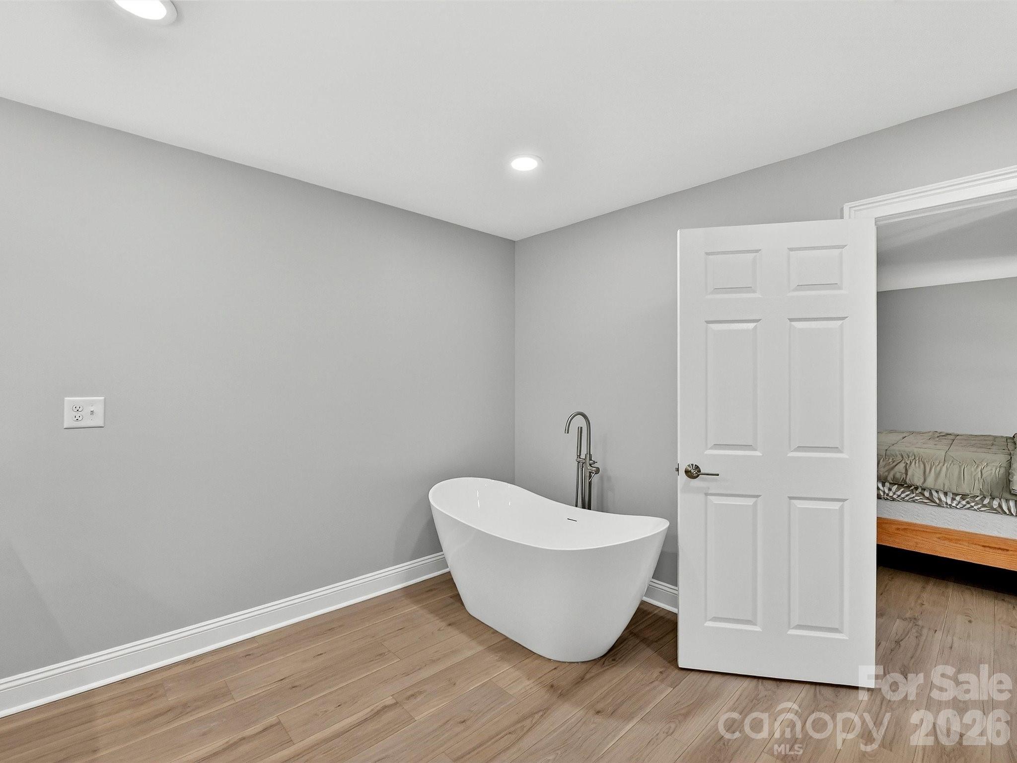 Single Family Residence at 2597 Penngate Drive, Sherrills Ford, photo 20 of 39