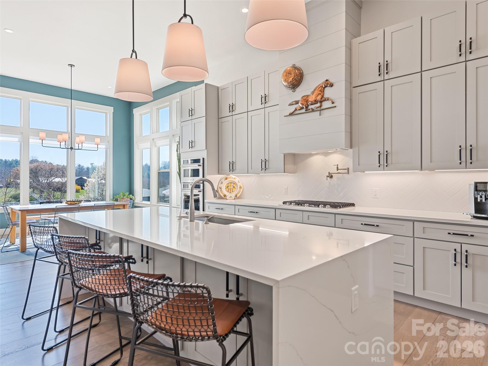 Kitchen and adjacent spacious dining area - 717 Daniel Circle Drive, Mills River