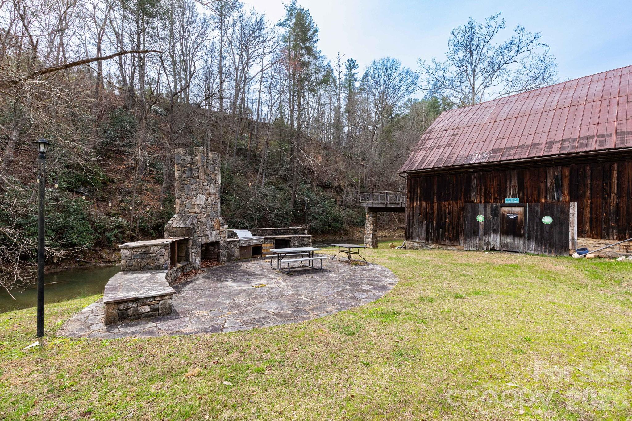 Community Barn and Picnic Area - 00 Crist View Drive, Marshall