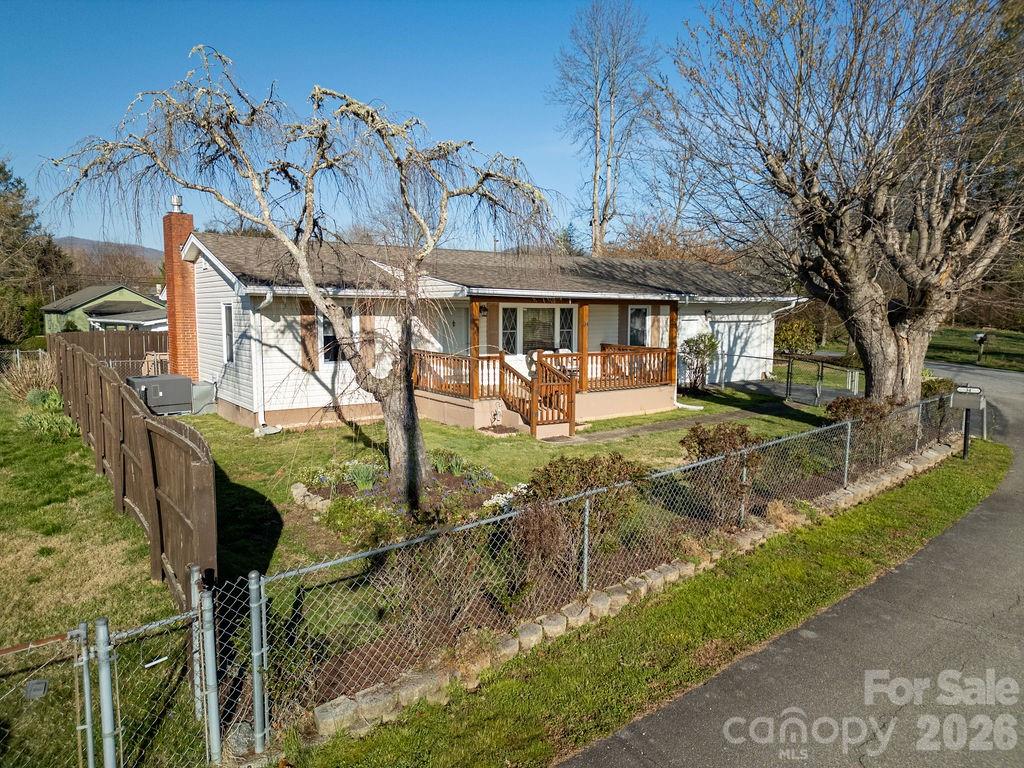 Gorgeous Setting - 34 Sunset Drive, Brevard