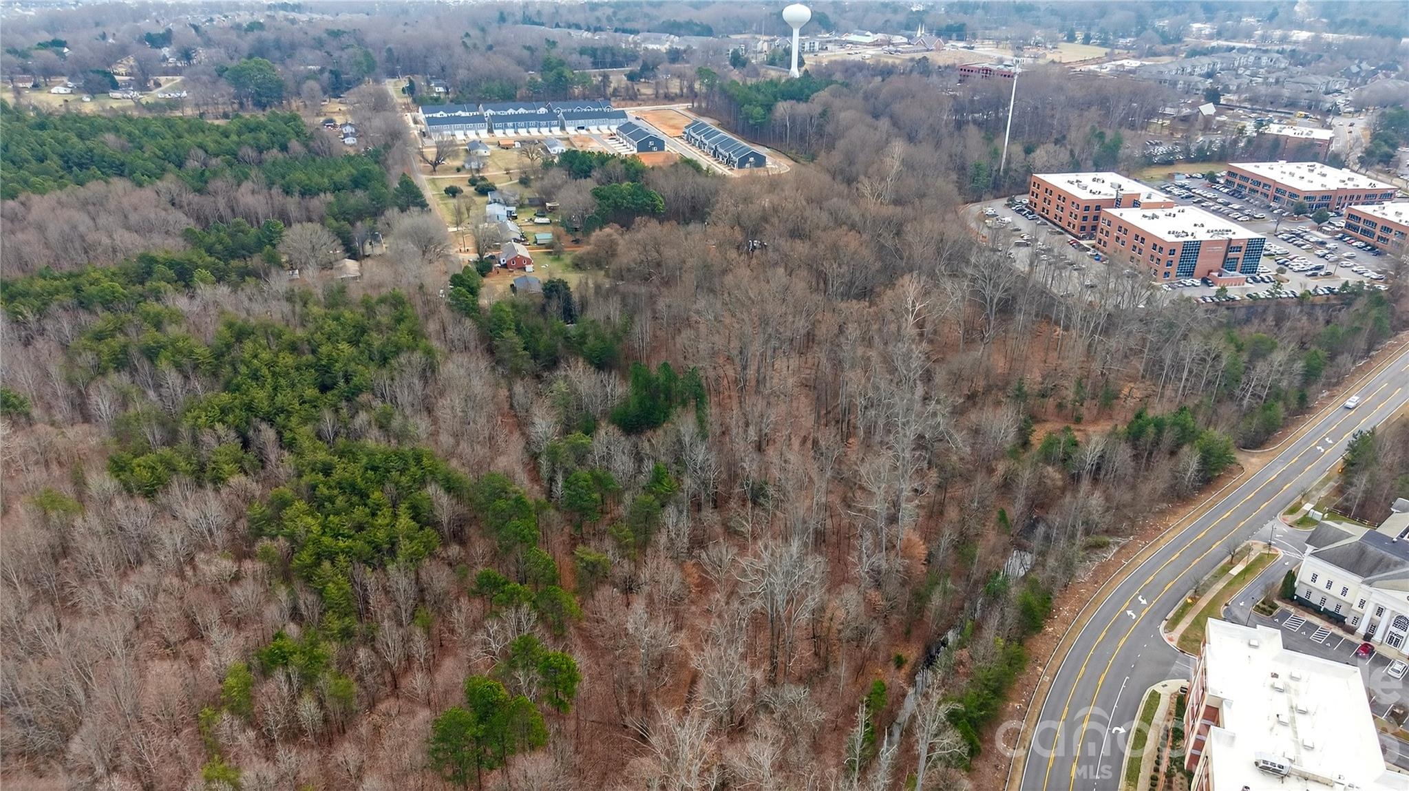 Single Family Residence at 169 Crossrail Road, Mooresville, photo 2 of 17