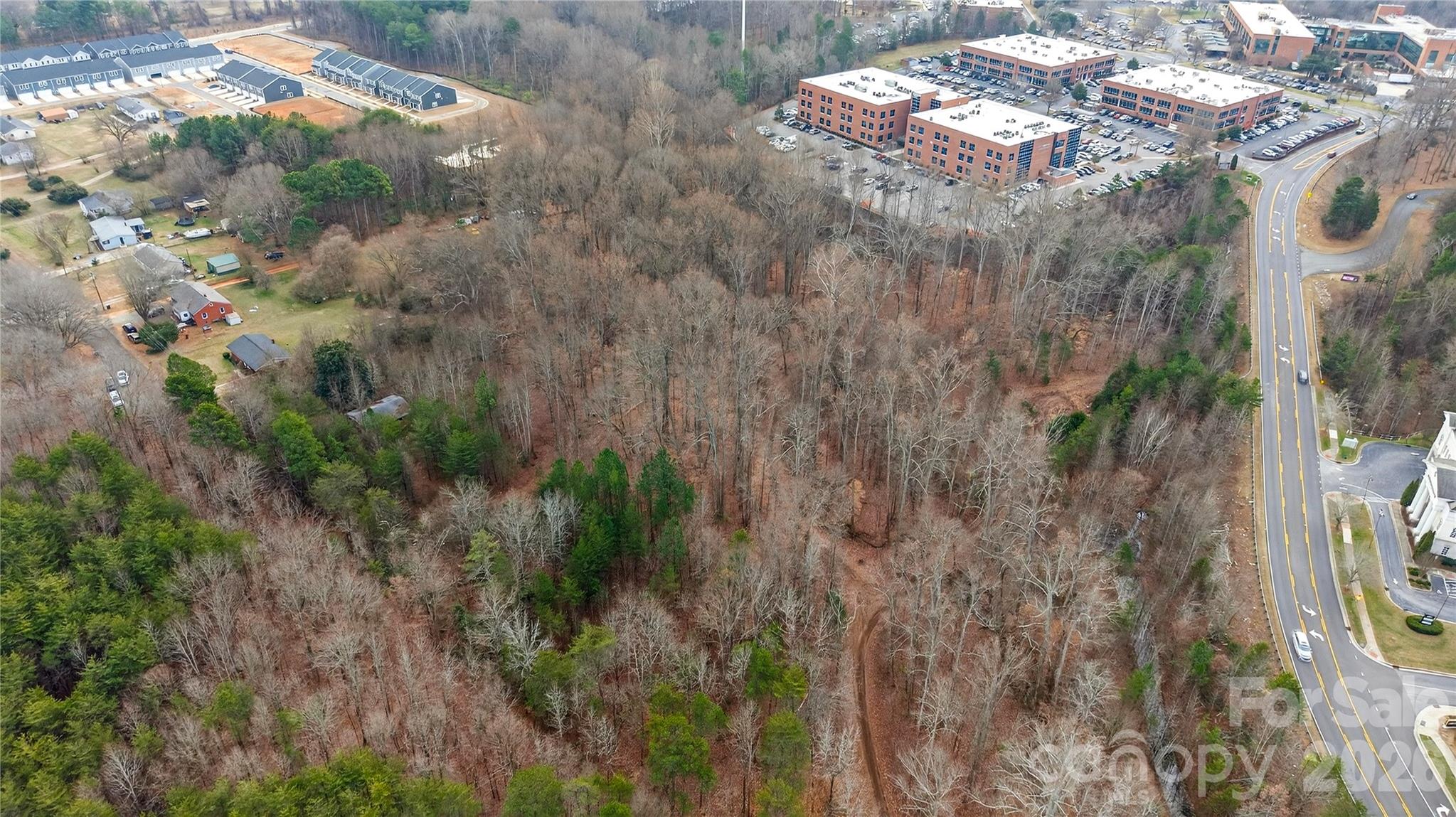 Single Family Residence at 169 Crossrail Road, Mooresville, photo 5 of 17