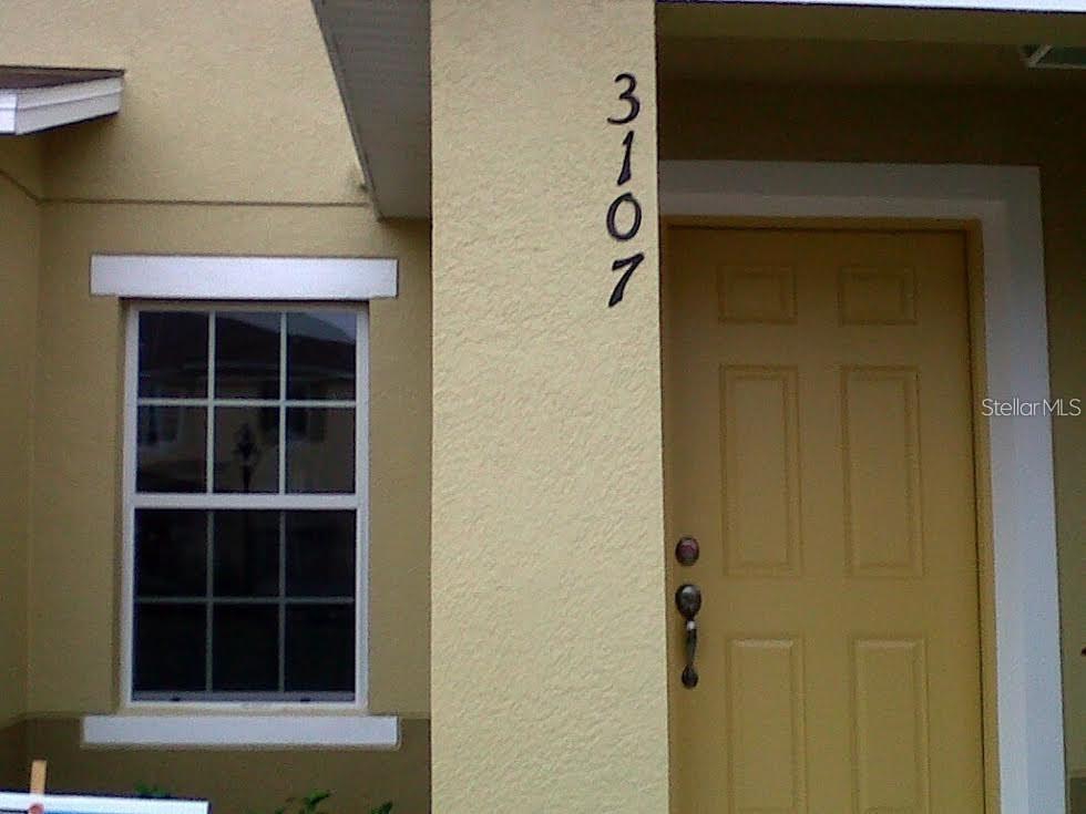 Townhouse at 3107 SEAVIEW CASTLE DR, KISSIMMEE, photo 2 of 11