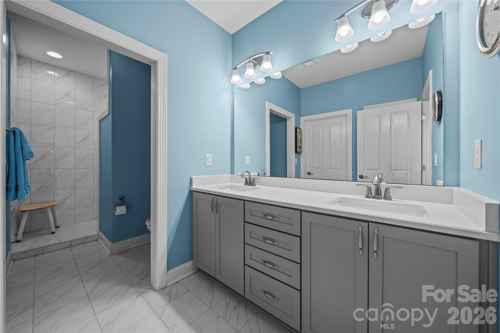 primary bath - 8020 Parknoll Drive, Huntersville