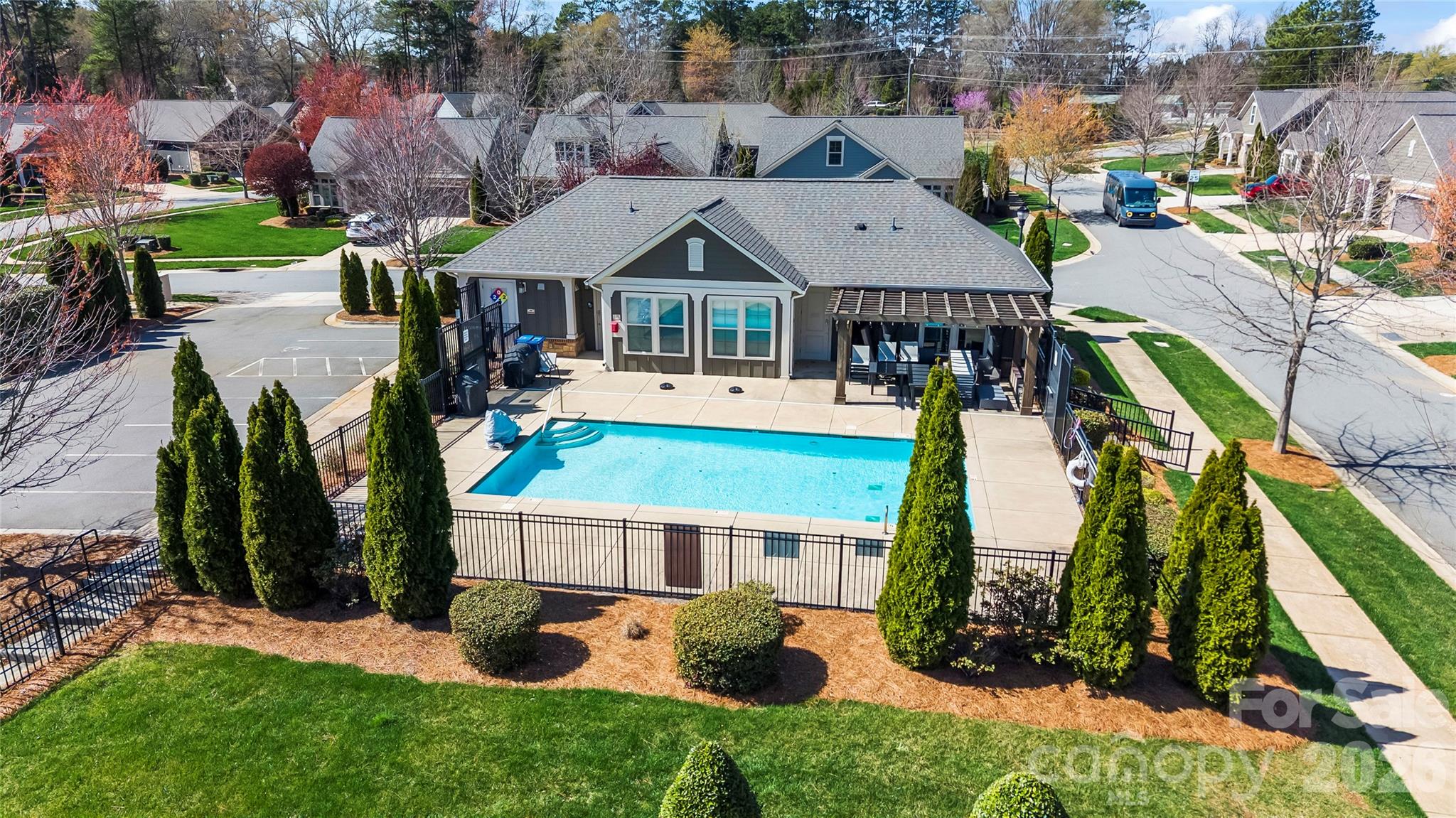 community pool - 8020 Parknoll Drive, Huntersville