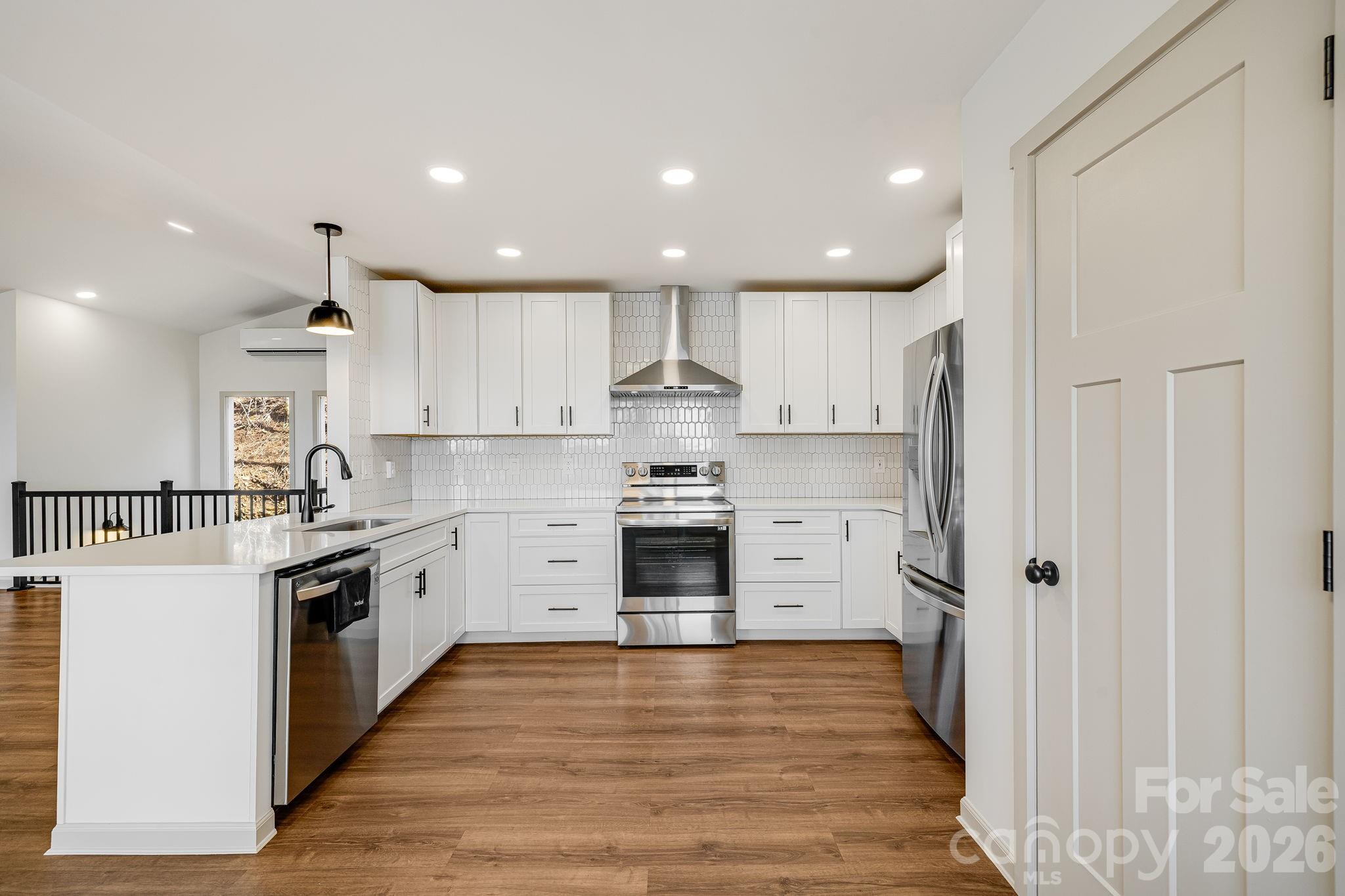 Brand New Appliances Main Level - 1065 Oak Ridge Lane, Mars Hill