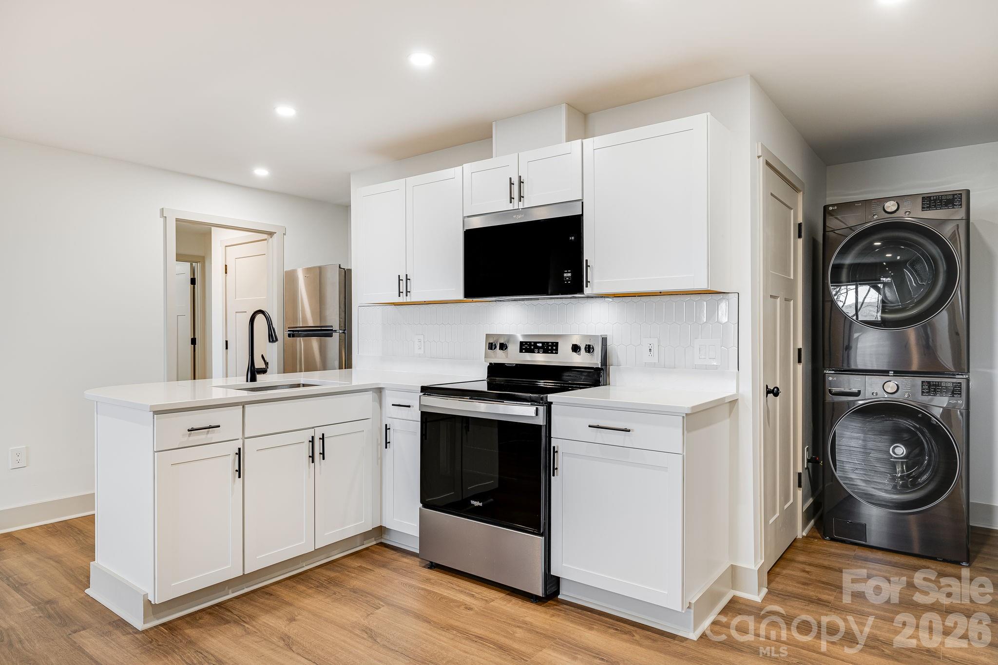 Full Kitchen Lower Level Perfect for Guest - 1065 Oak Ridge Lane, Mars Hill