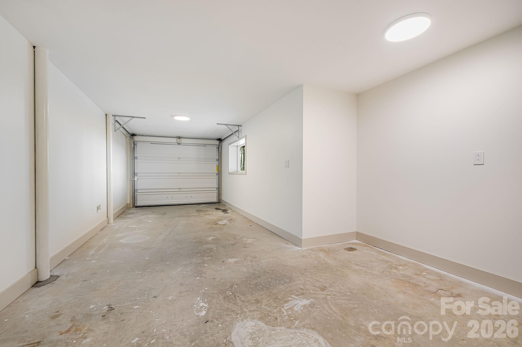 Single Garage Lower Level - 1065 Oak Ridge Lane, Mars Hill