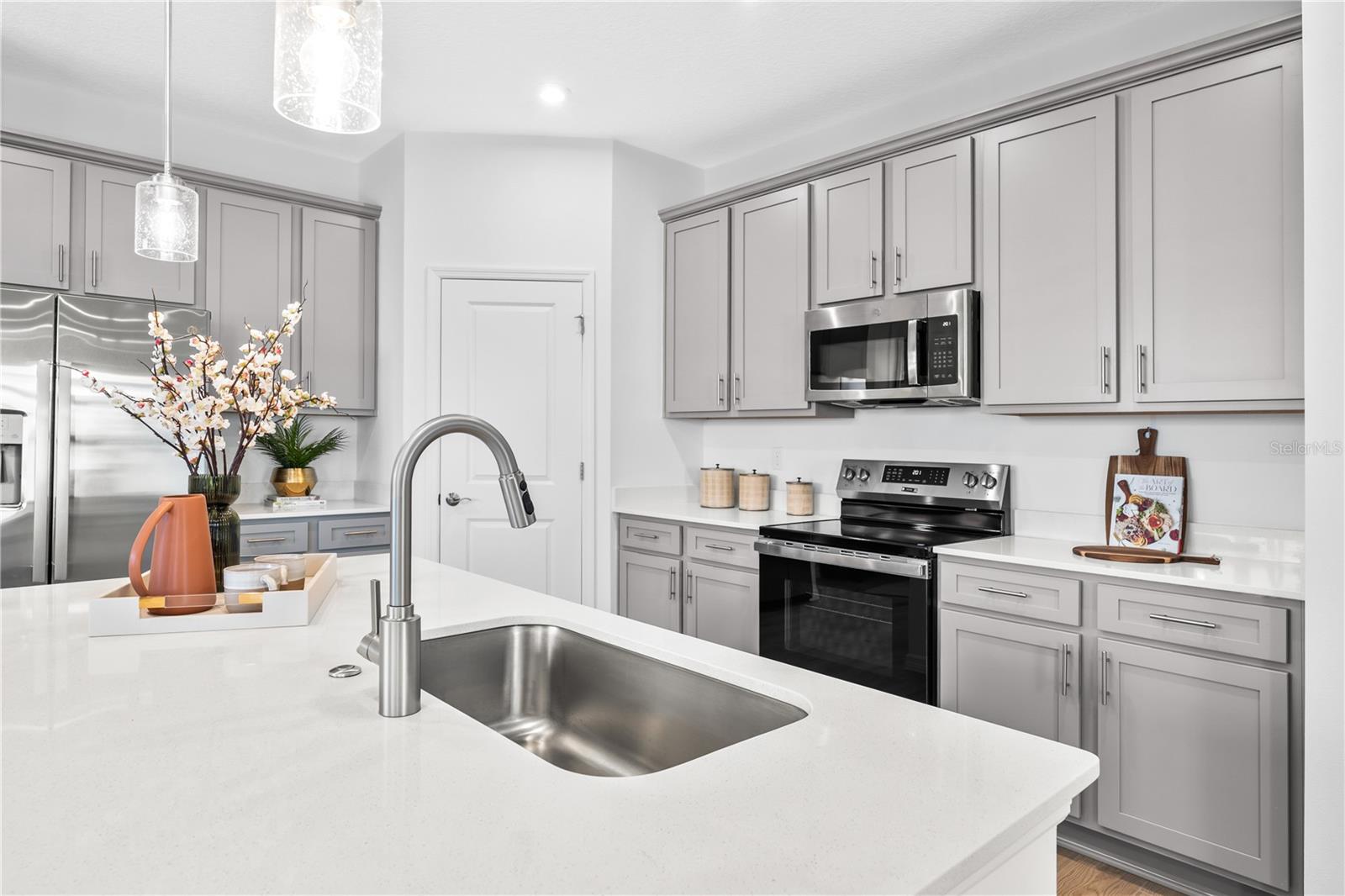 Single Family Residence at 10139 MORNING MEADOWLARK TRL, PARRISH, photo 17 of 56