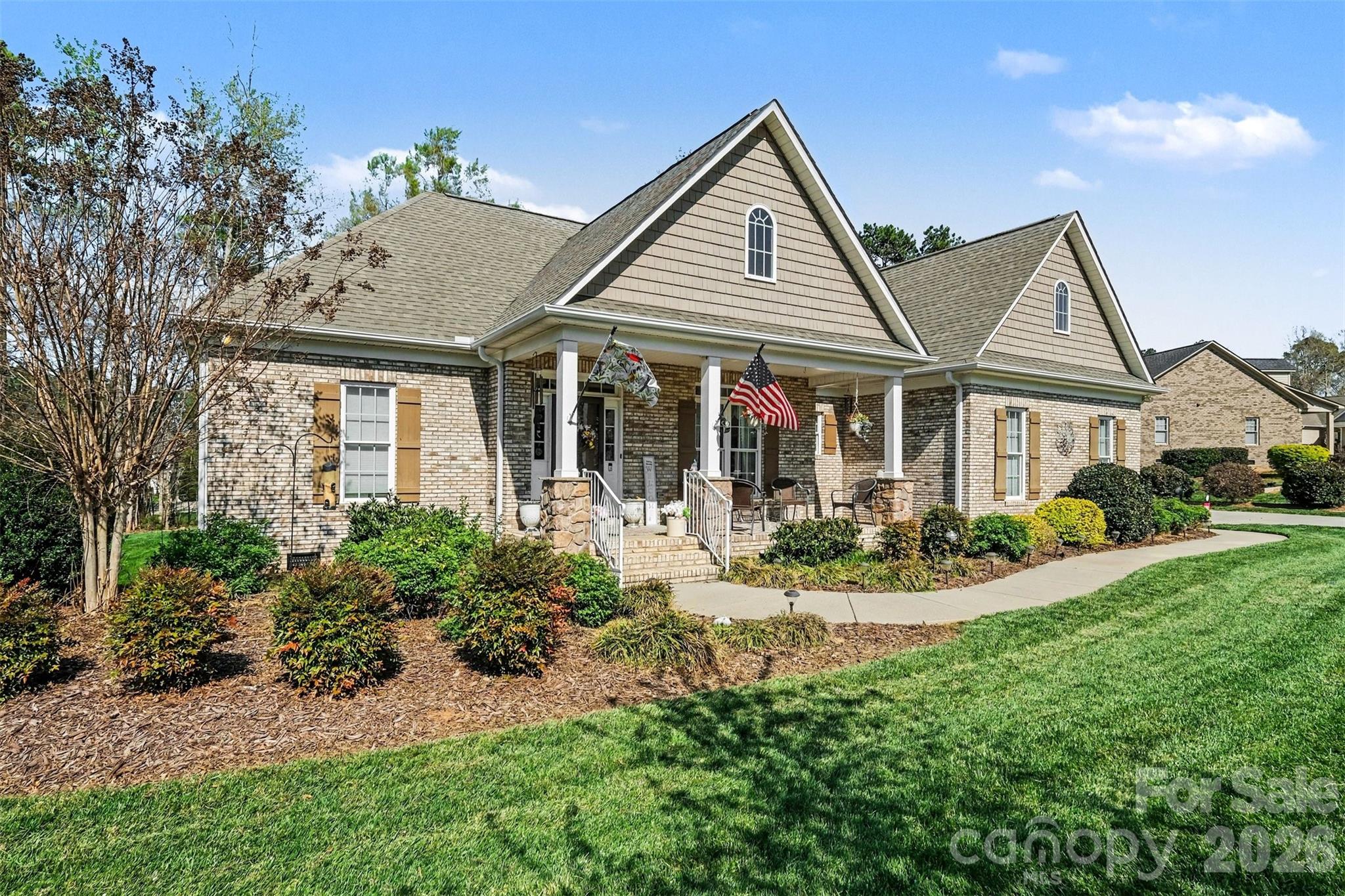 Single Family Residence at 5123 Beckenham Lane, Concord, photo 2 of 32