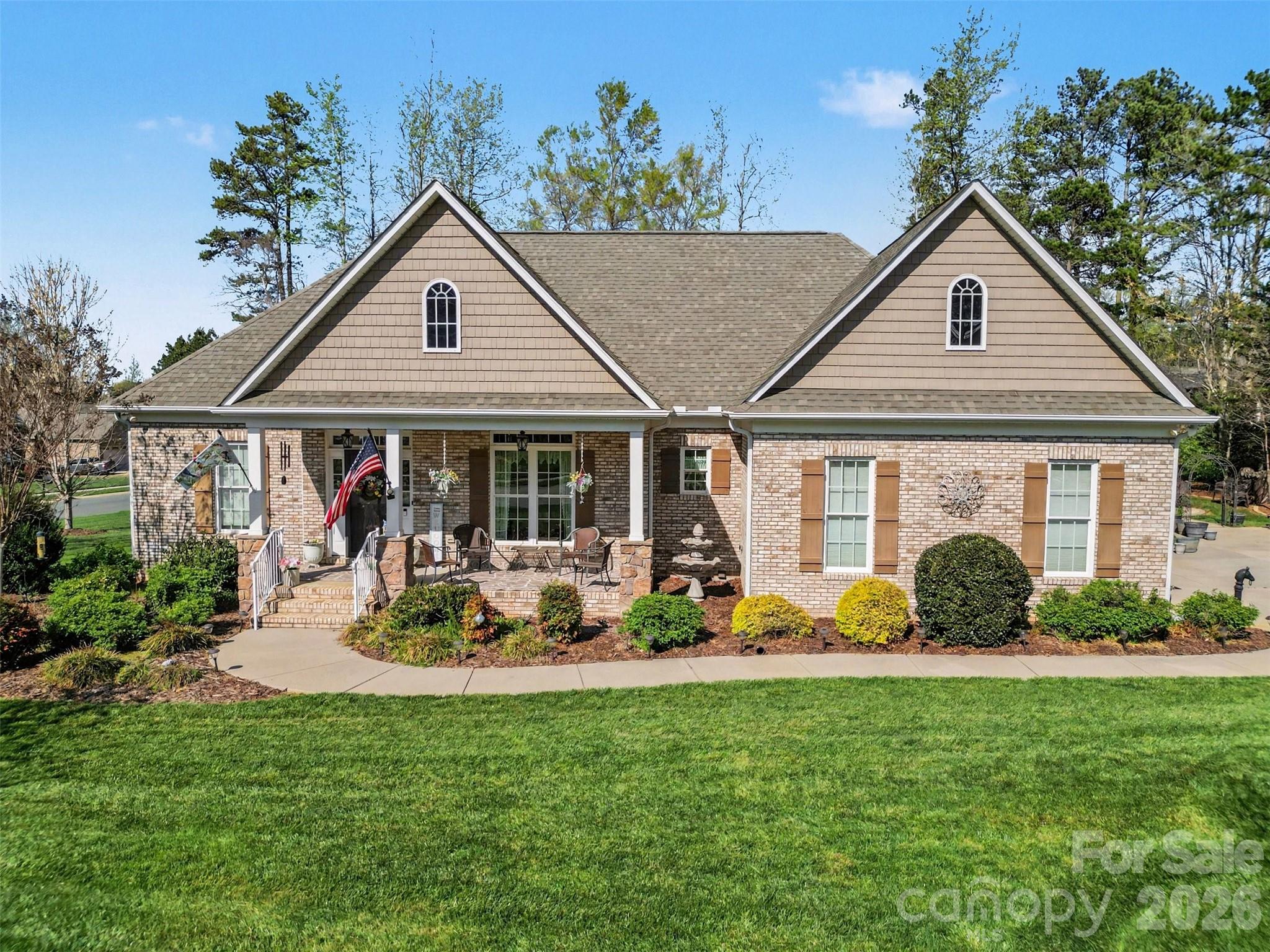 Single Family Residence at 5123 Beckenham Lane, Concord, photo 3 of 32