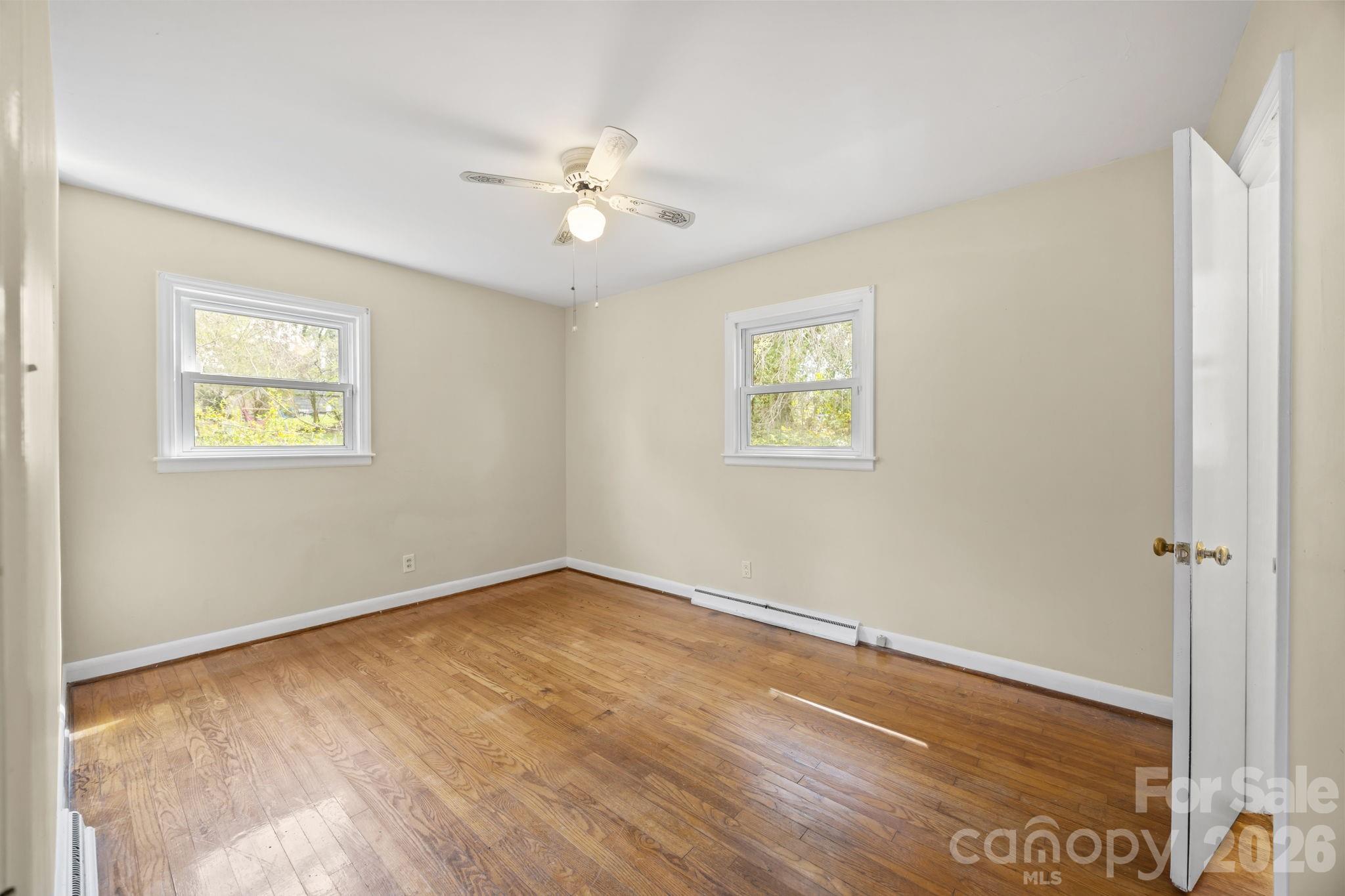 Single Family Residence at 1108 Dartmouth Avenue, High Point, photo 13 of 32