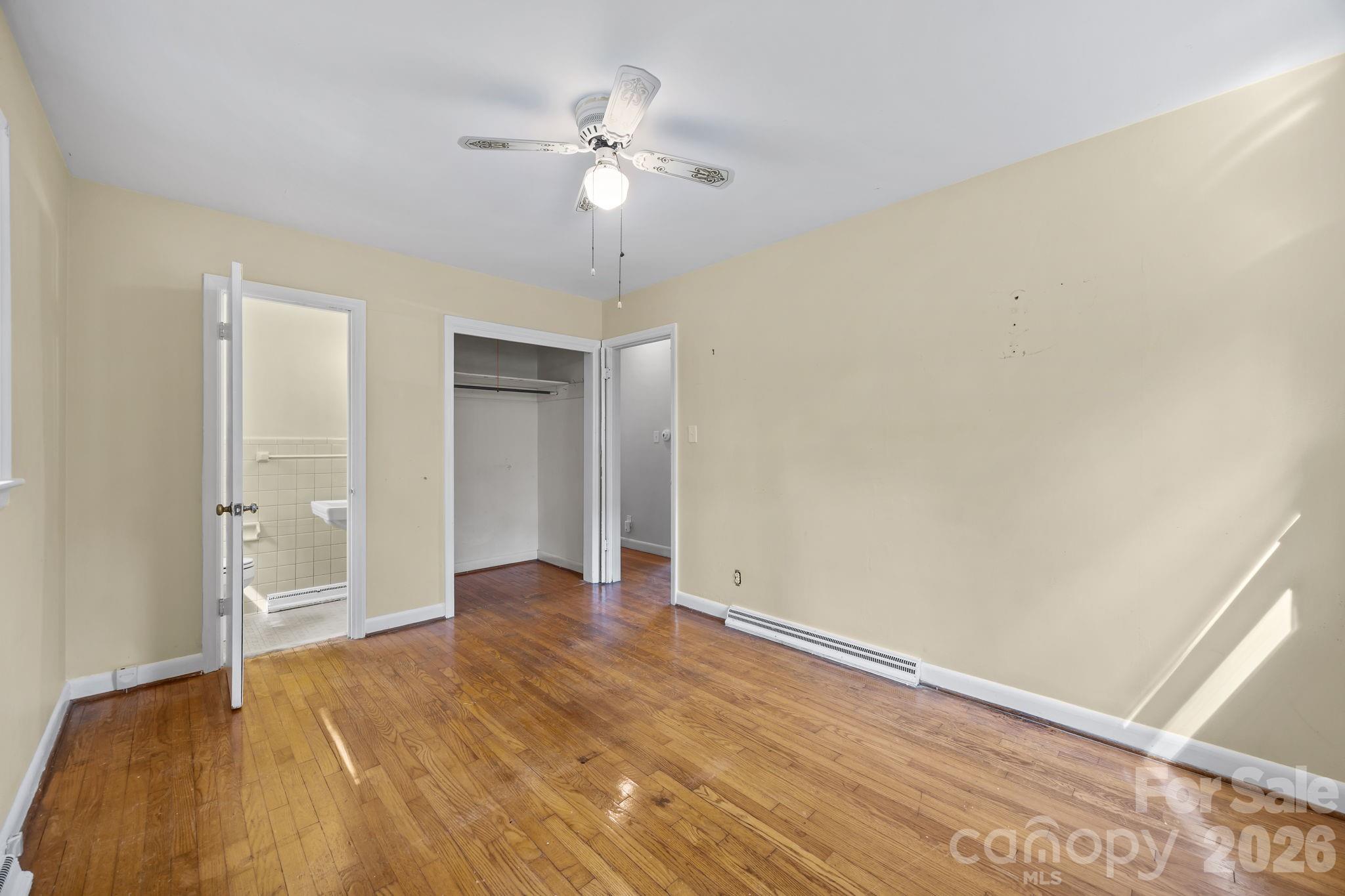 Single Family Residence at 1108 Dartmouth Avenue, High Point, photo 14 of 32