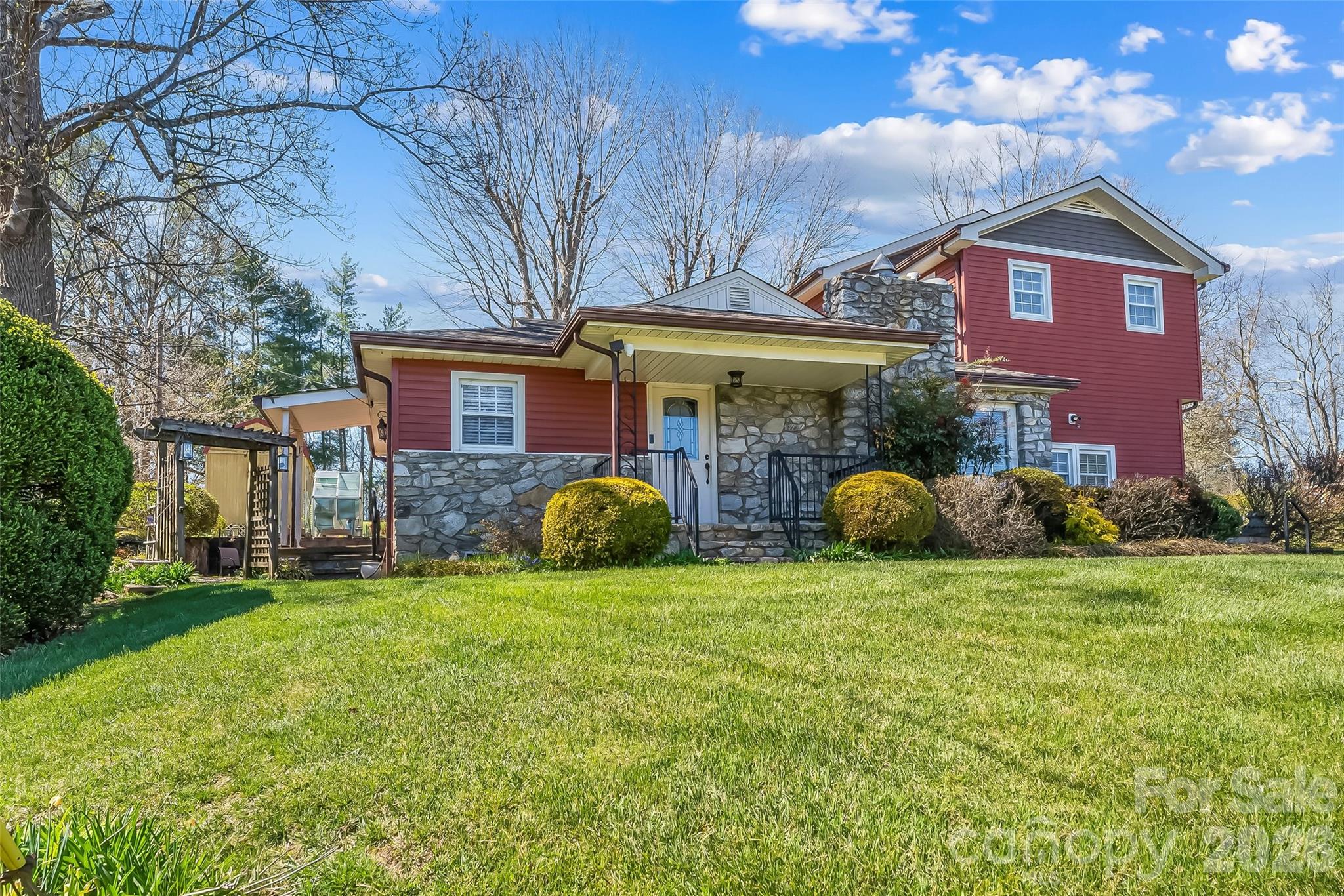 10 Woodmont Drive
