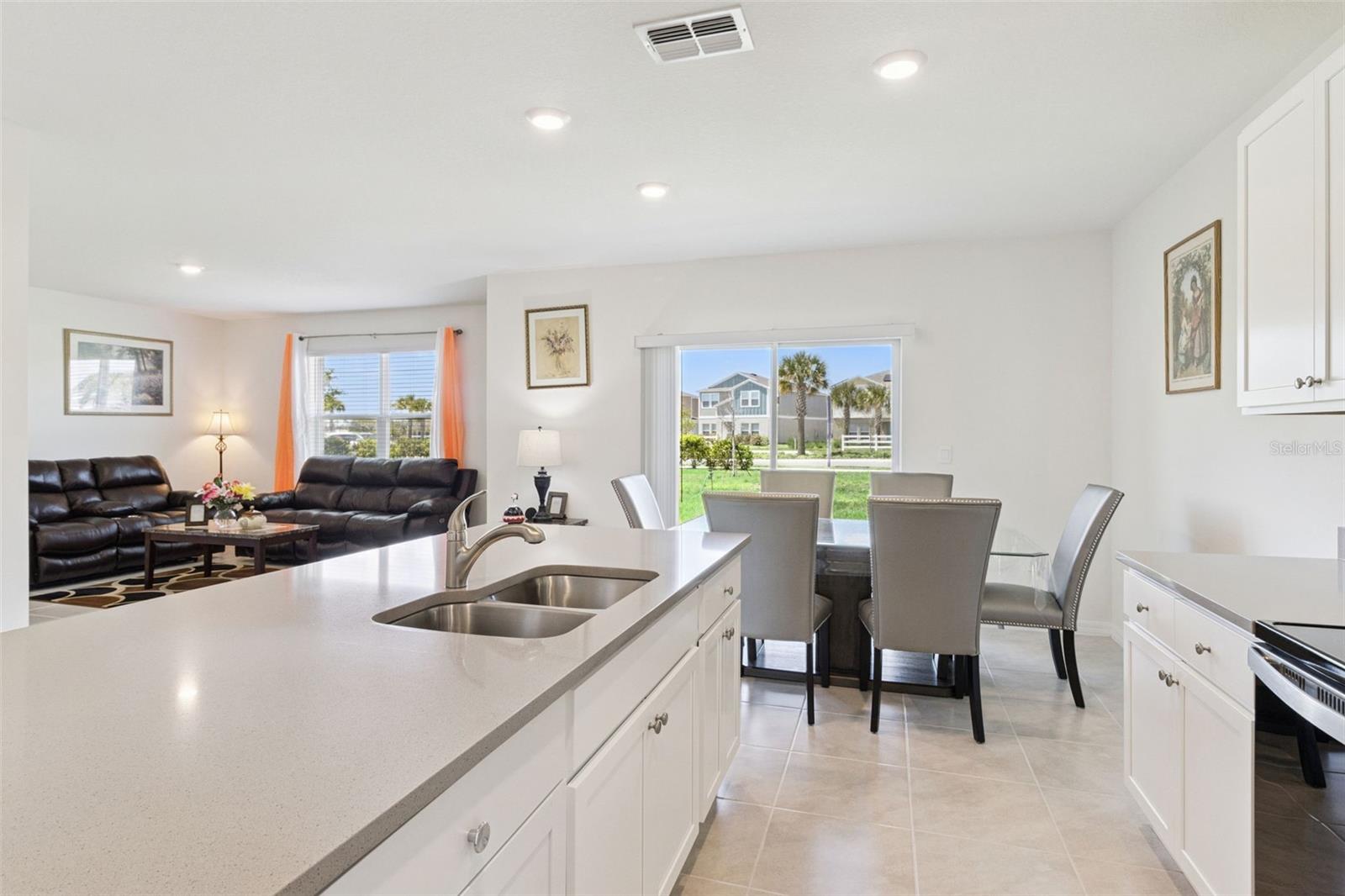 Single Family Residence at 1114 BRIMSTONE CIR, WINTER HAVEN, photo 15 of 47