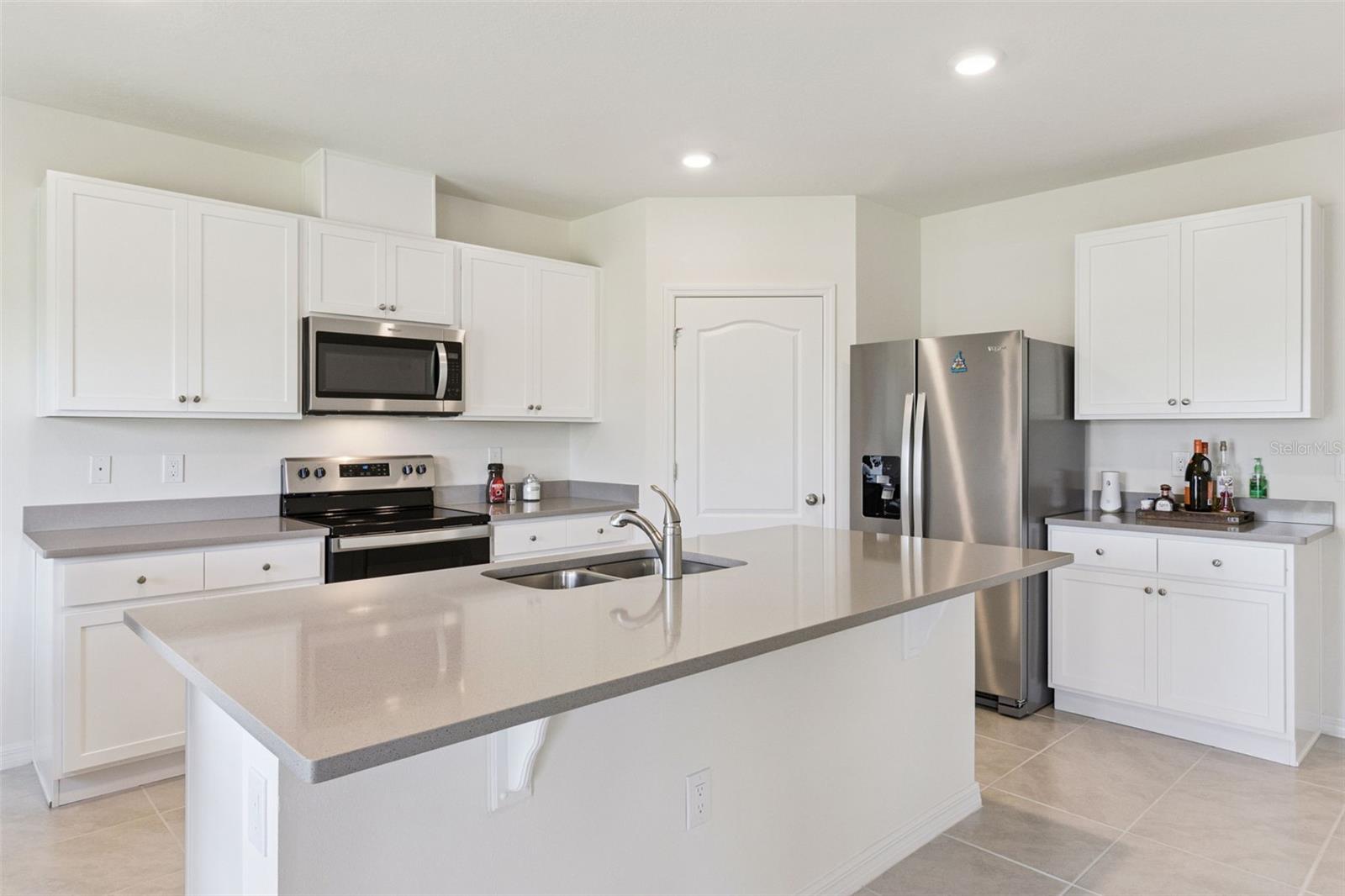 Single Family Residence at 1114 BRIMSTONE CIR, WINTER HAVEN, photo 17 of 47