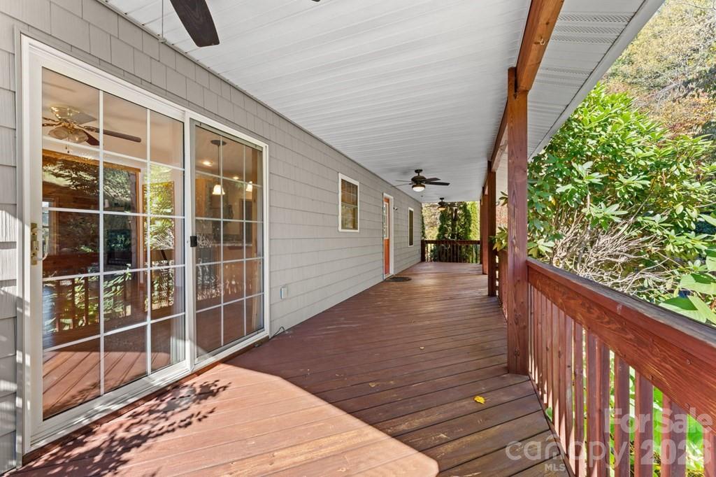 Single Family Residence at 44 Ellistone Court, Sylva, photo 8 of 44