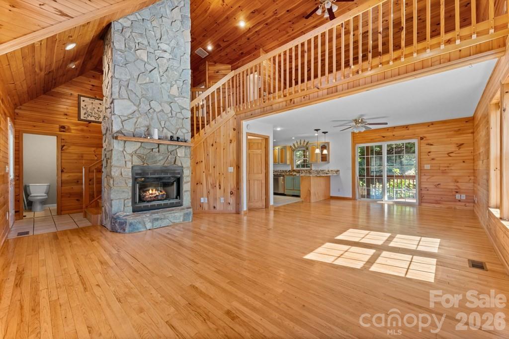 Single Family Residence at 44 Ellistone Court, Sylva, photo 13 of 44