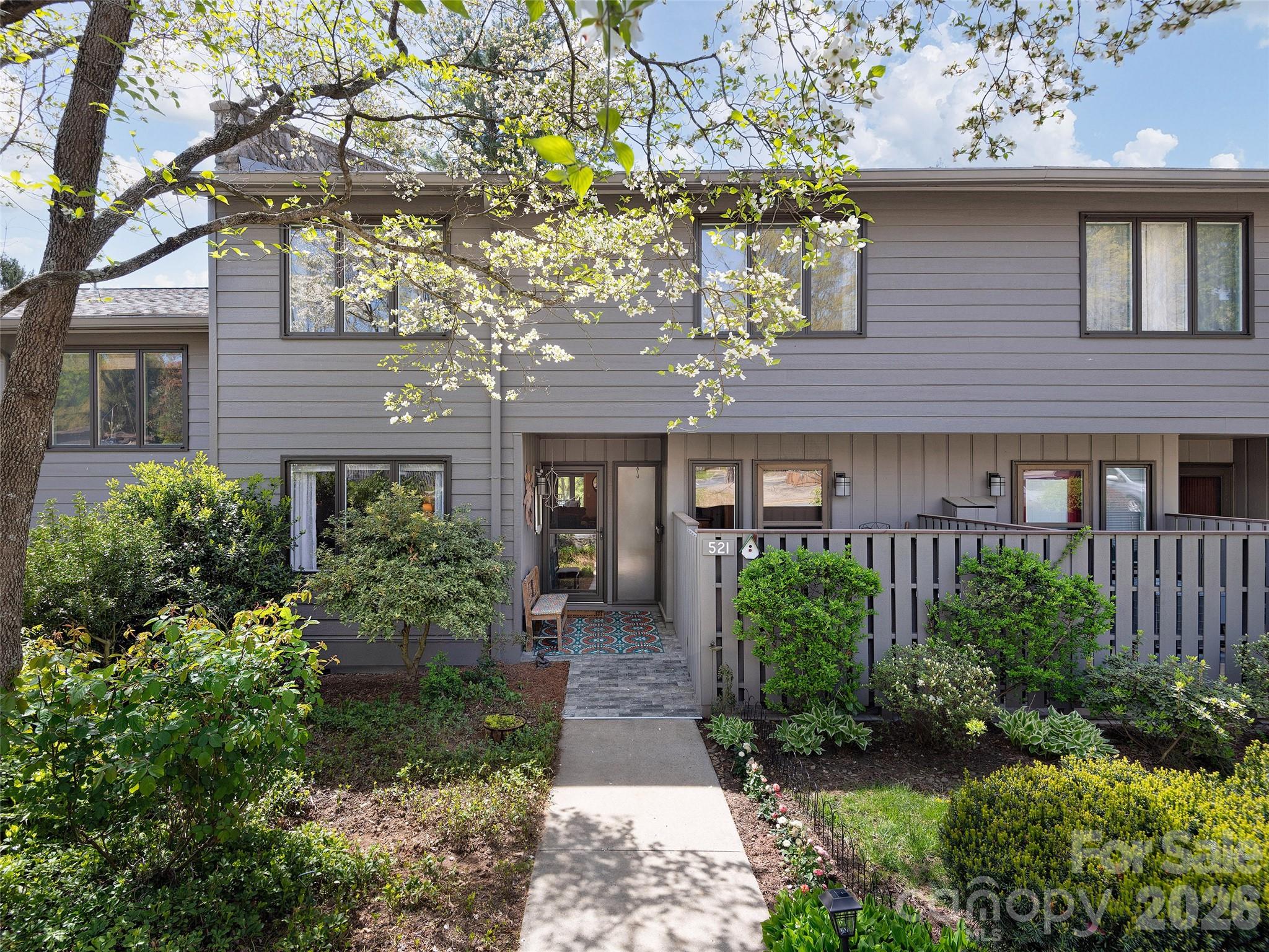 521 Crowfields Lane