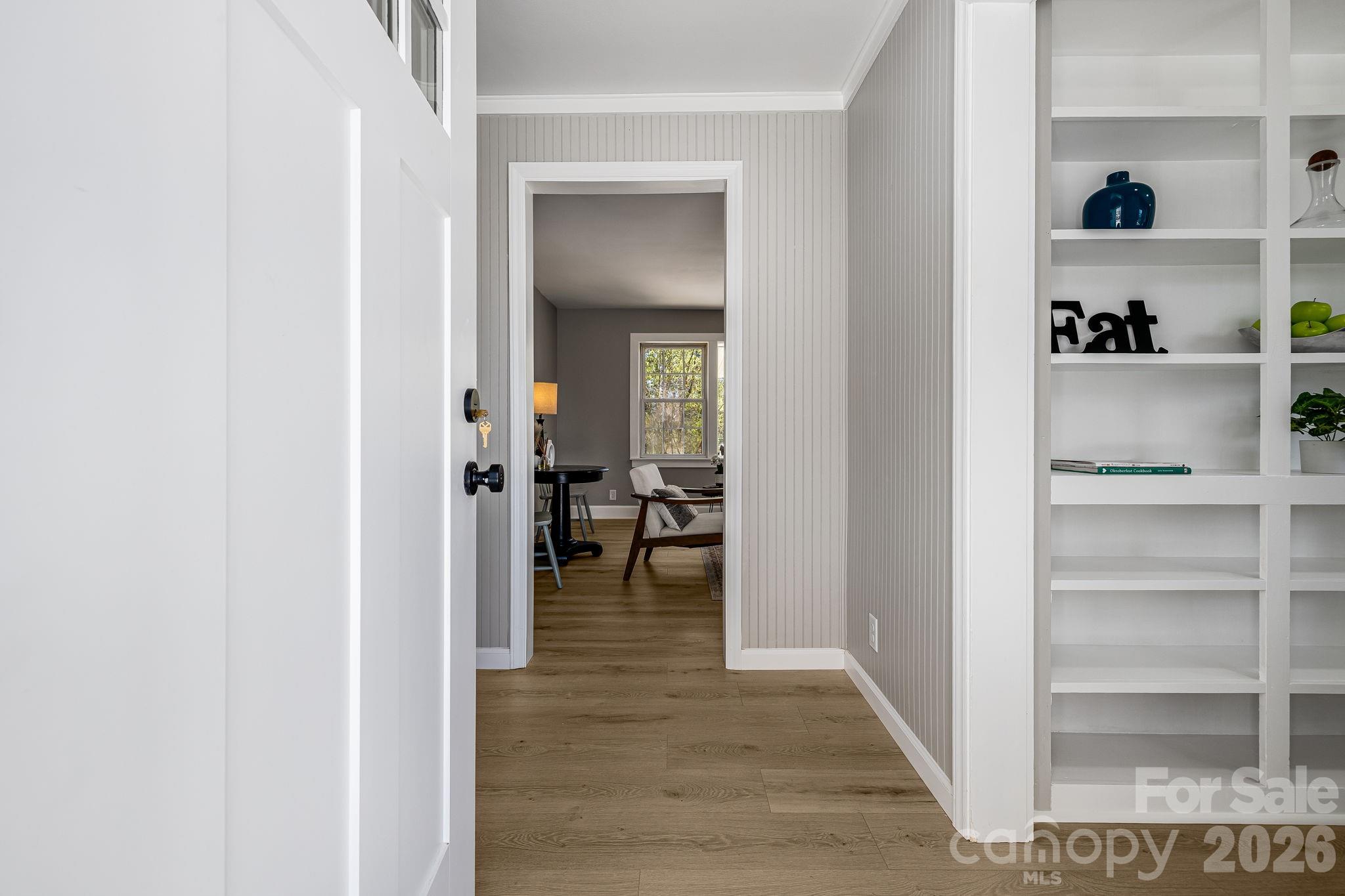Single Family Residence at 107 Balsam Road, Hendersonville, photo 5 of 44