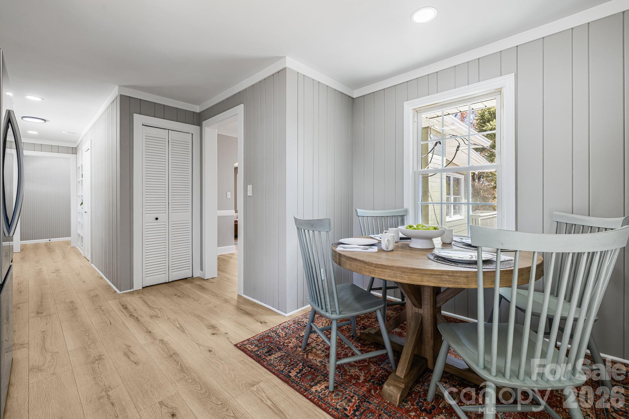 Single Family Residence at 107 Balsam Road, Hendersonville, photo 10 of 44