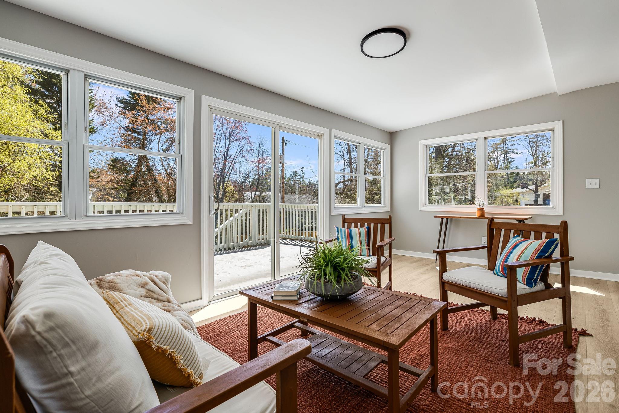 Single Family Residence at 107 Balsam Road, Hendersonville, photo 13 of 44