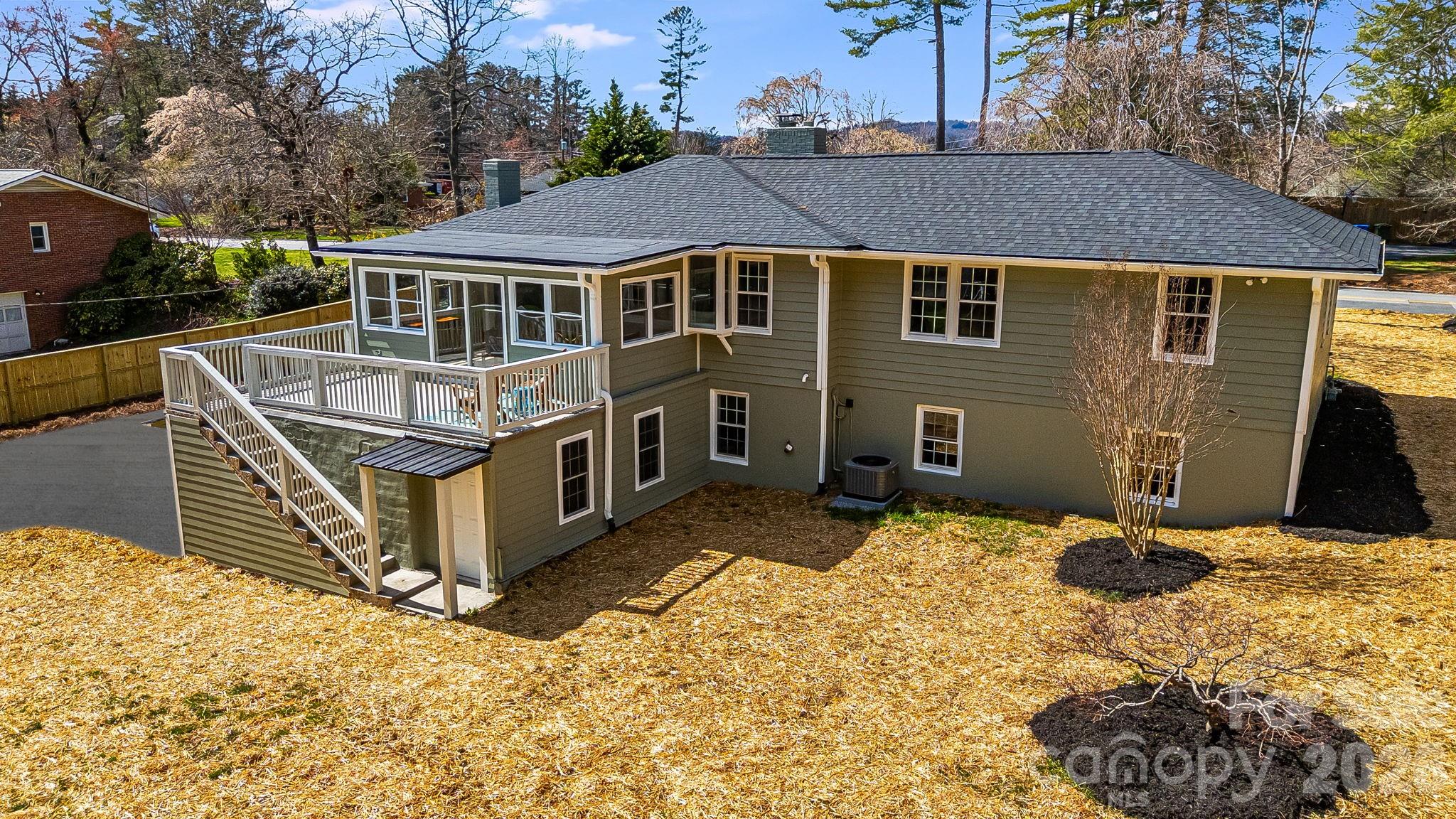 Single Family Residence at 107 Balsam Road, Hendersonville, photo 37 of 44