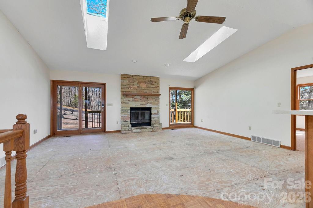 Single Family Residence at 416 Kanasgowa Drive, Brevard, photo 10 of 33