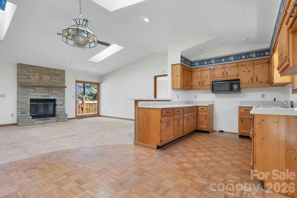 Single Family Residence at 416 Kanasgowa Drive, Brevard, photo 13 of 33