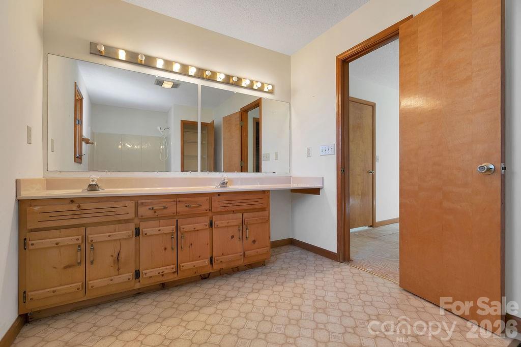Single Family Residence at 416 Kanasgowa Drive, Brevard, photo 18 of 33