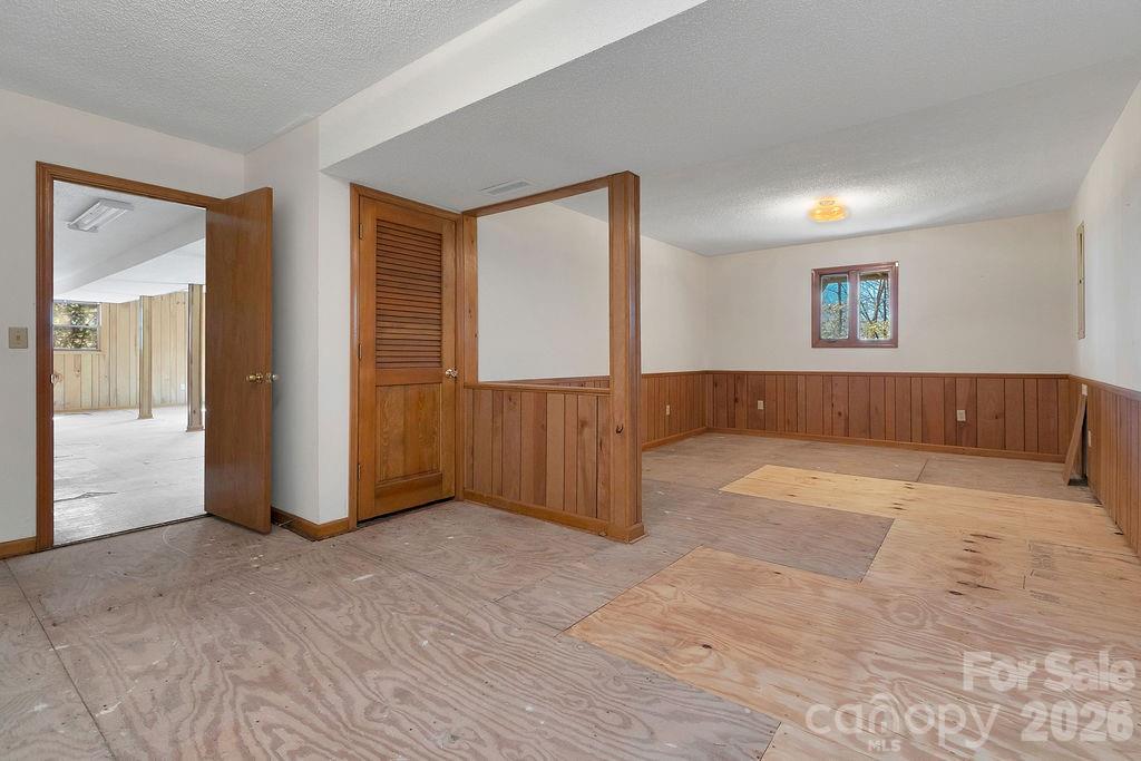 Single Family Residence at 416 Kanasgowa Drive, Brevard, photo 26 of 33