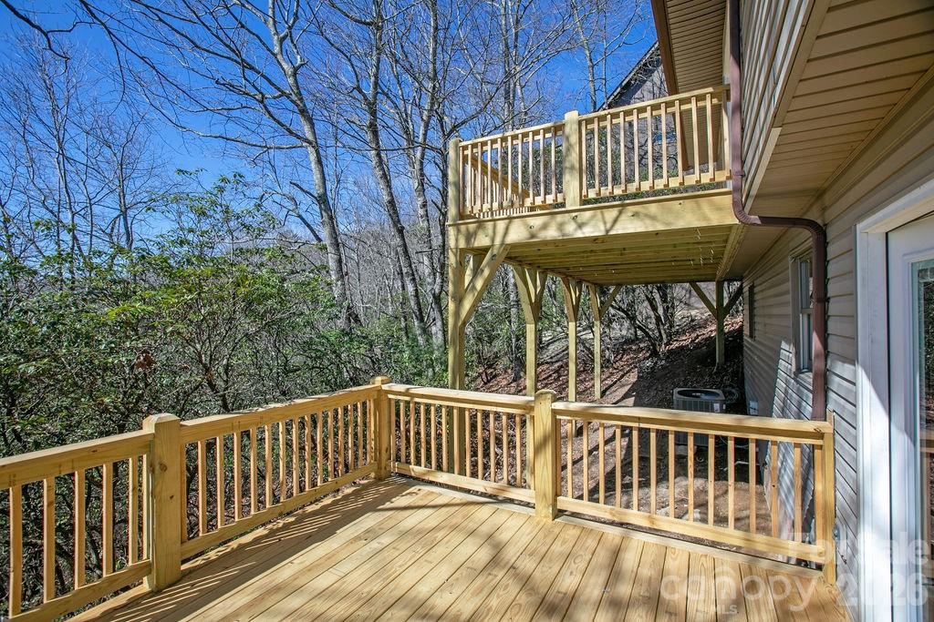 Single Family Residence at 416 Kanasgowa Drive, Brevard, photo 29 of 33