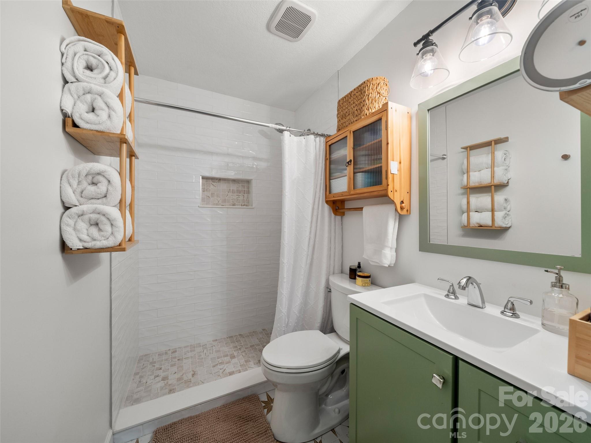 Single Family Residence at 31 Elseetos Drive, Brevard, photo 17 of 37