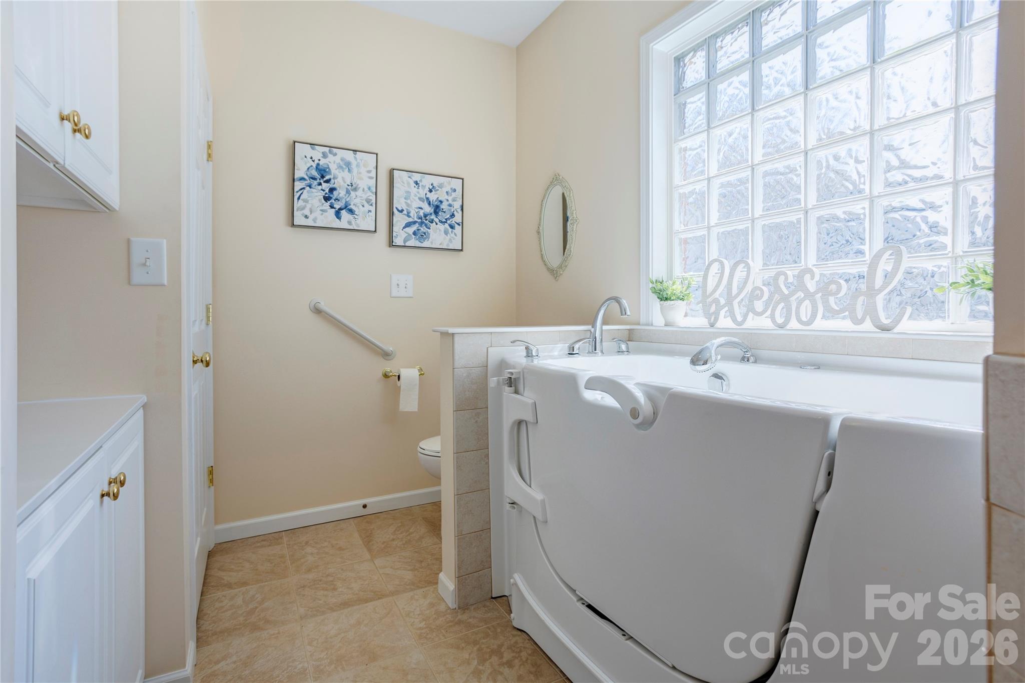 2nd Living Quarters Walk in Tub - 580 Gatsby Place NW, Concord