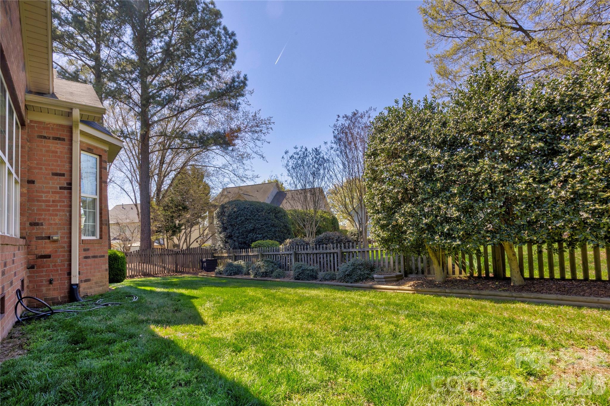 Side yard - 580 Gatsby Place NW, Concord
