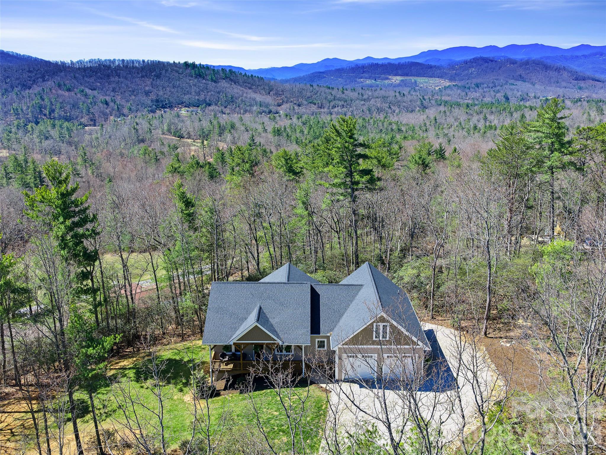 Single Family Residence at 111 Wipprecht Drive, Spruce Pine, photo 2 of 48