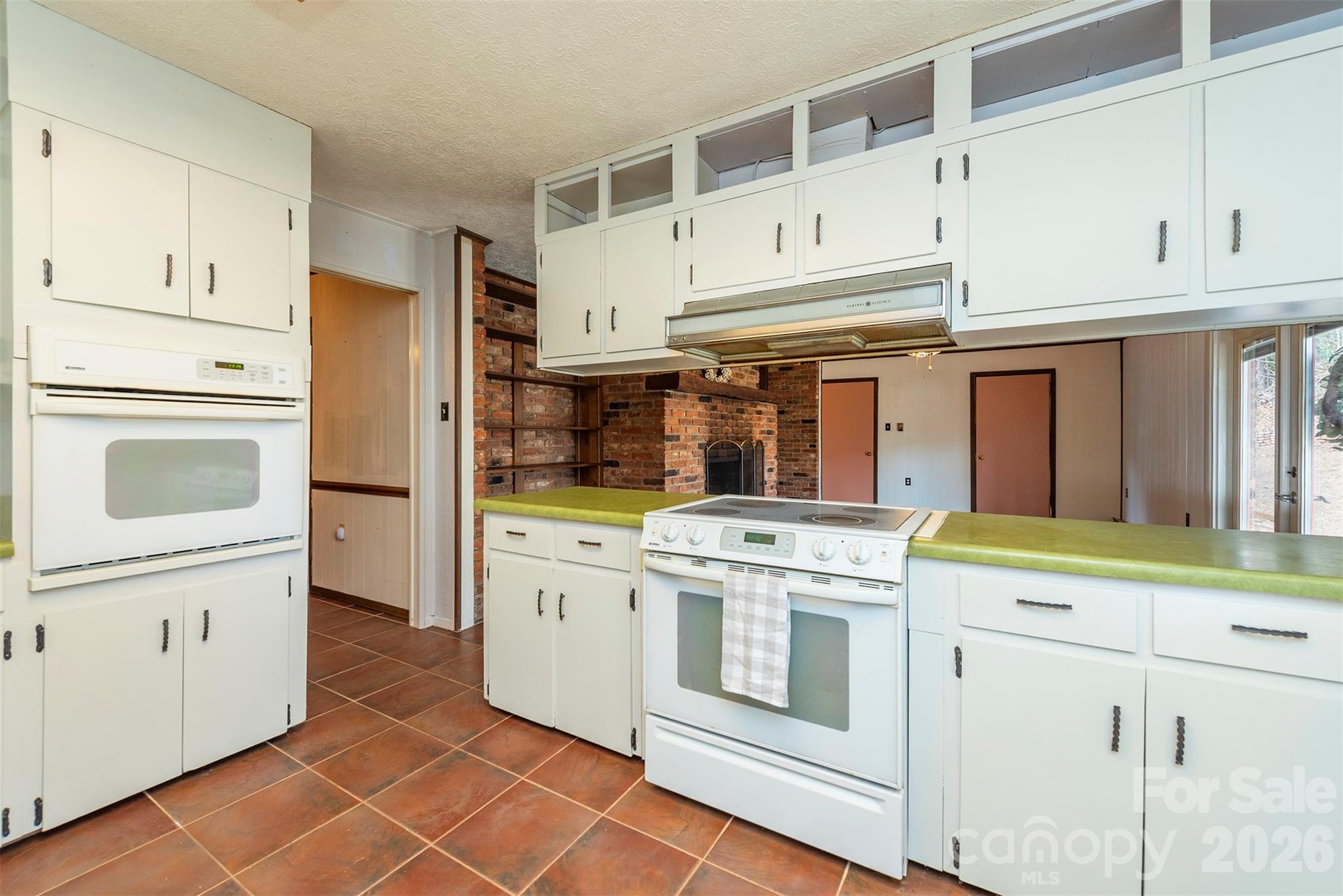 Single Family Residence at 118 Richard Lane, Black Mountain, photo 15 of 43