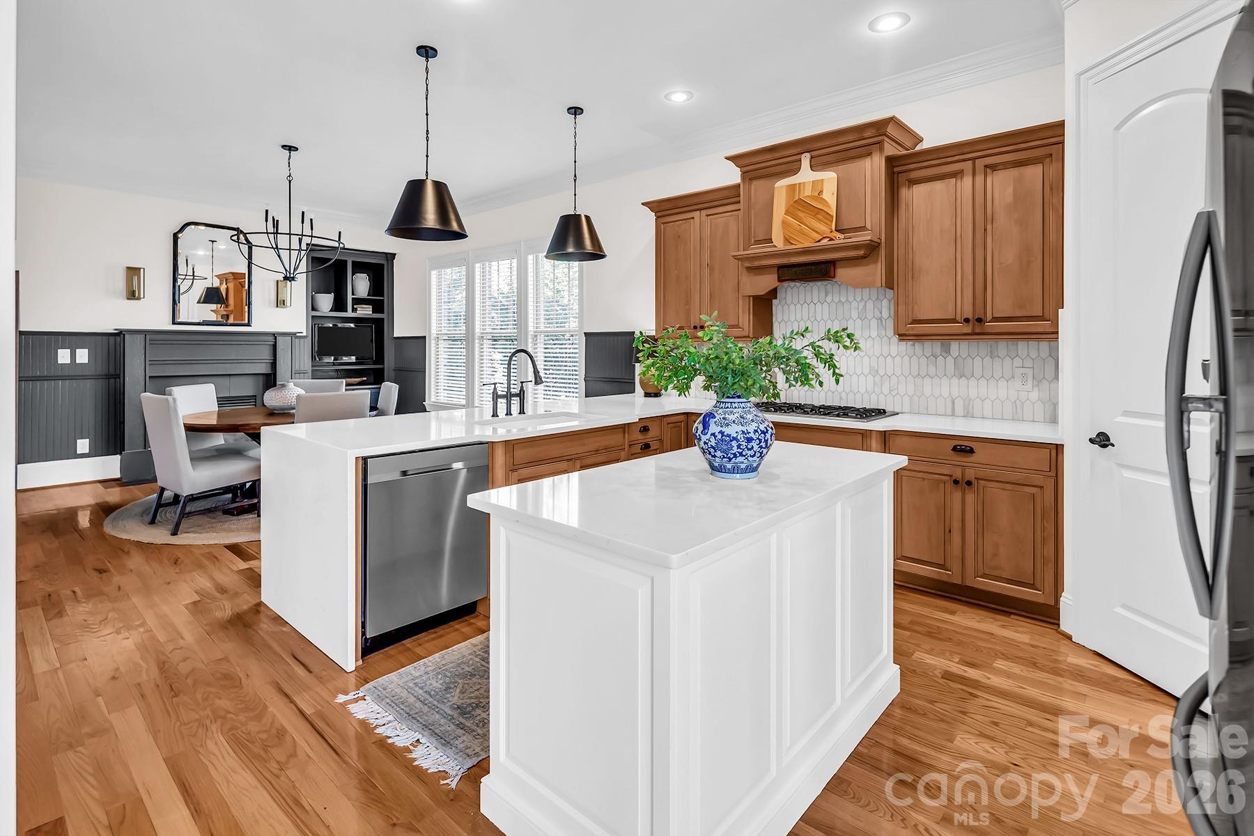 Single Family Residence at 394 Stone Cliff Lane, Lake Wylie, photo 13 of 43